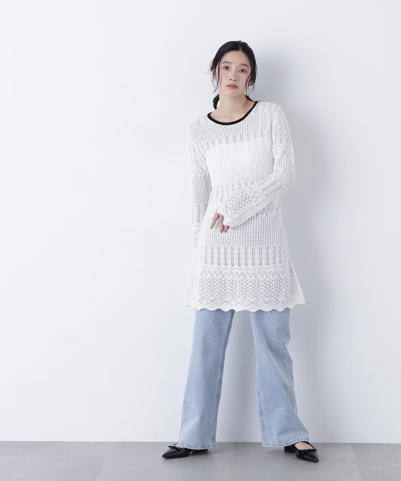 【有楽町マルイ・mix.tokyo 限定カラー:オフ×ブラック】透かし編みニットミニワンピース