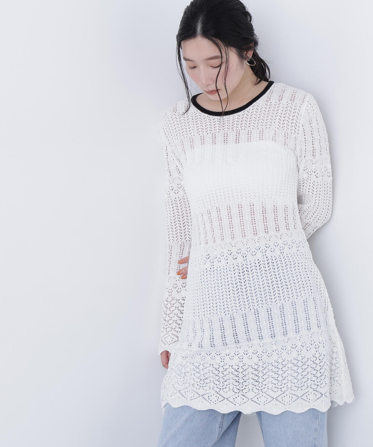 【有楽町マルイ・mix.tokyo 限定カラー:オフ×ブラック】透かし編みニットミニワンピース