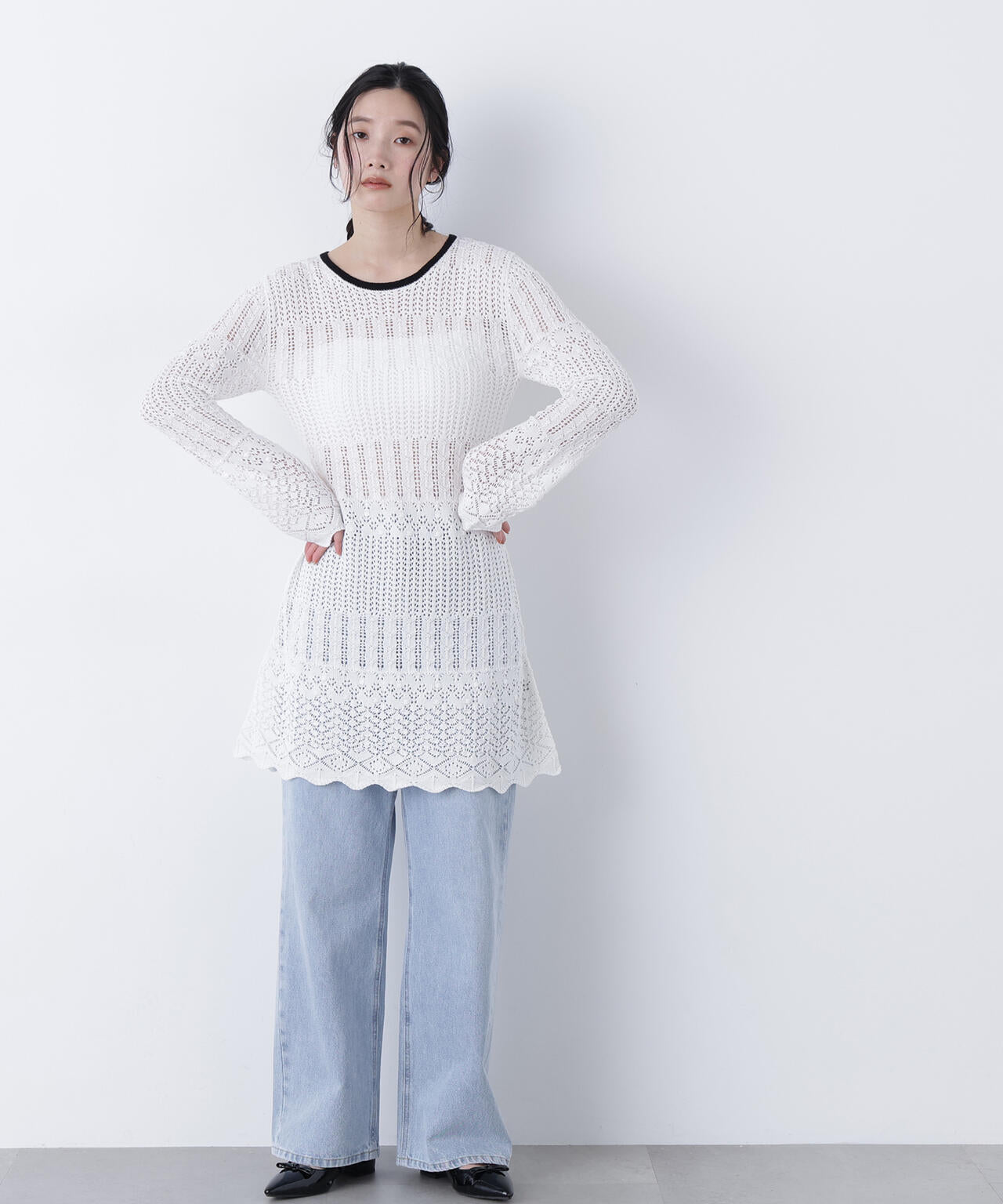 【有楽町マルイ・mix.tokyo 限定カラー:オフ×ブラック】透かし編みニットミニワンピース