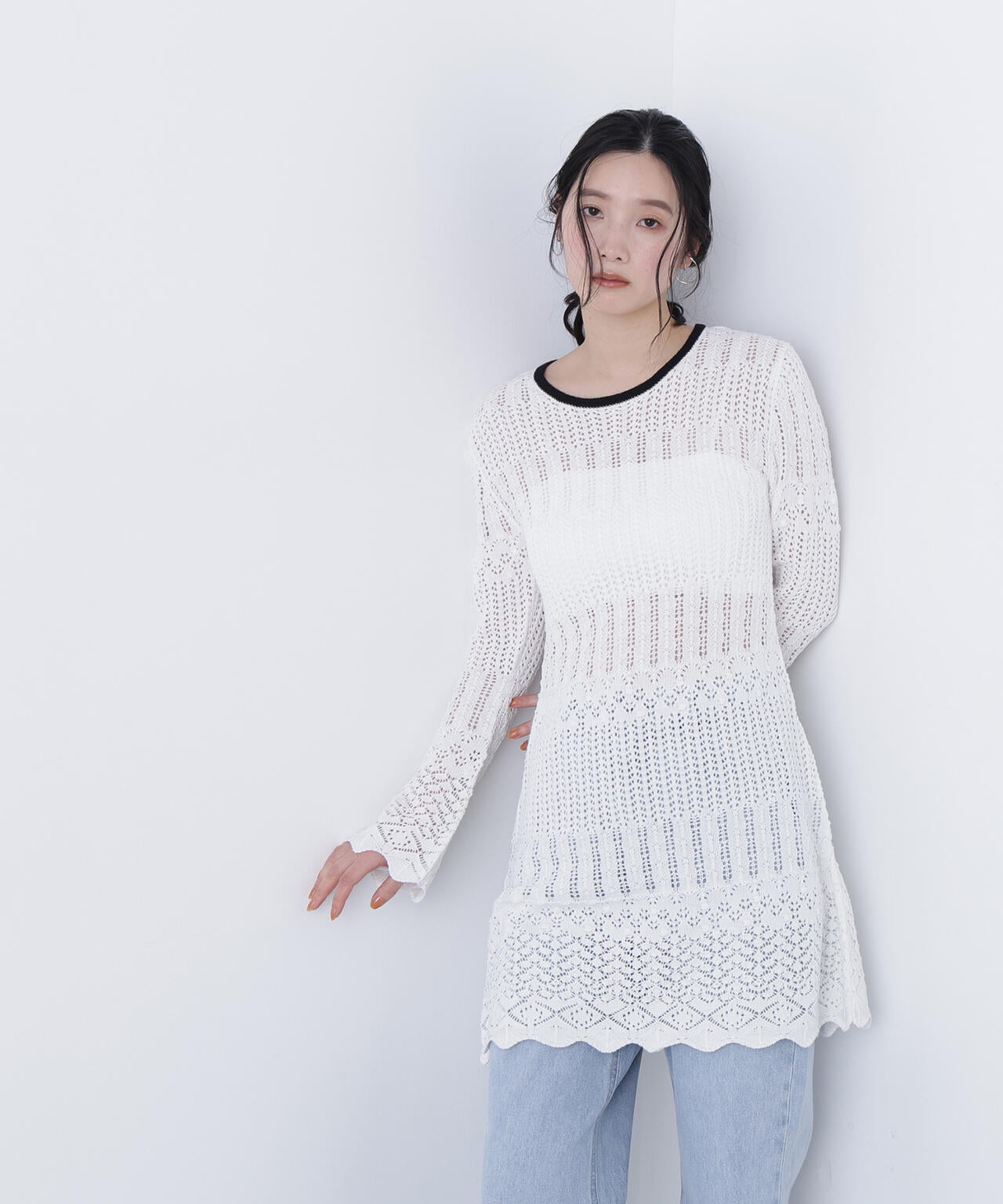 【有楽町マルイ・mix.tokyo 限定カラー:オフ×ブラック】透かし編みニットミニワンピース