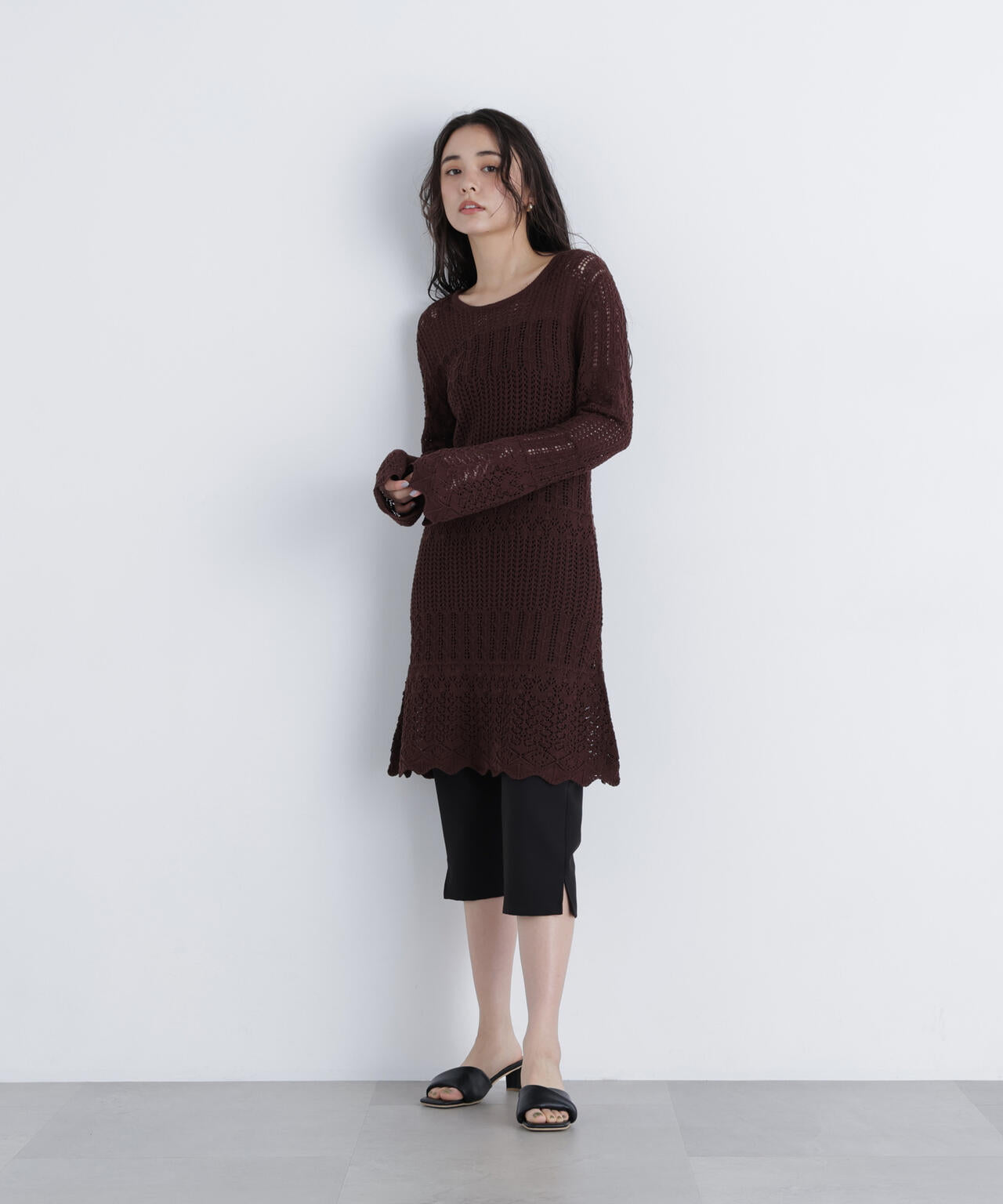 【有楽町マルイ・mix.tokyo 限定カラー:オフ×ブラック】透かし編みニットミニワンピース