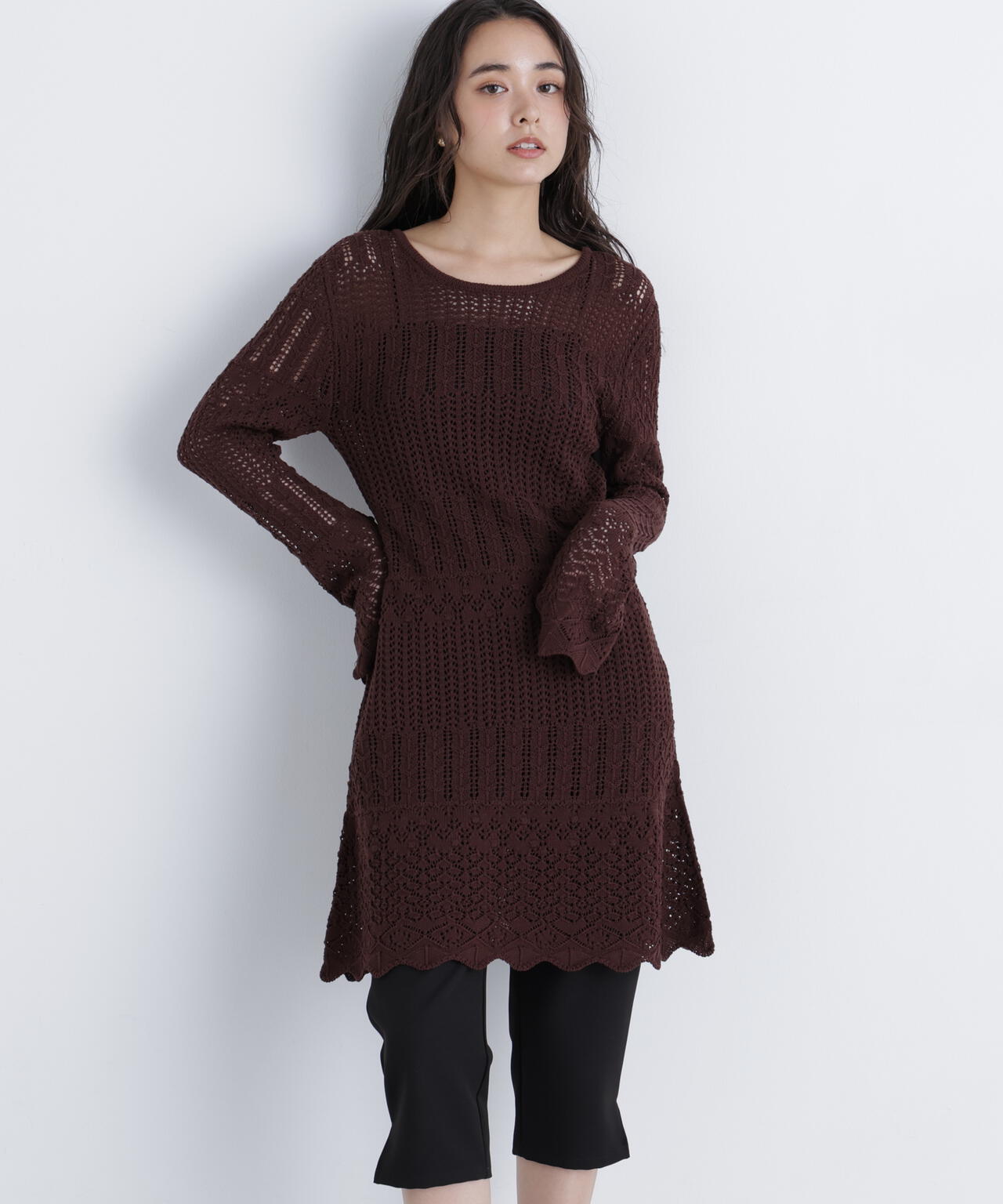 【有楽町マルイ・mix.tokyo 限定カラー:オフ×ブラック】透かし編みニットミニワンピース