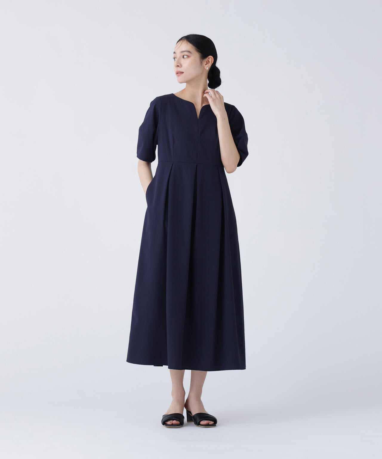 168cm B81cm W60cm H89cm 着用サイズ:M
