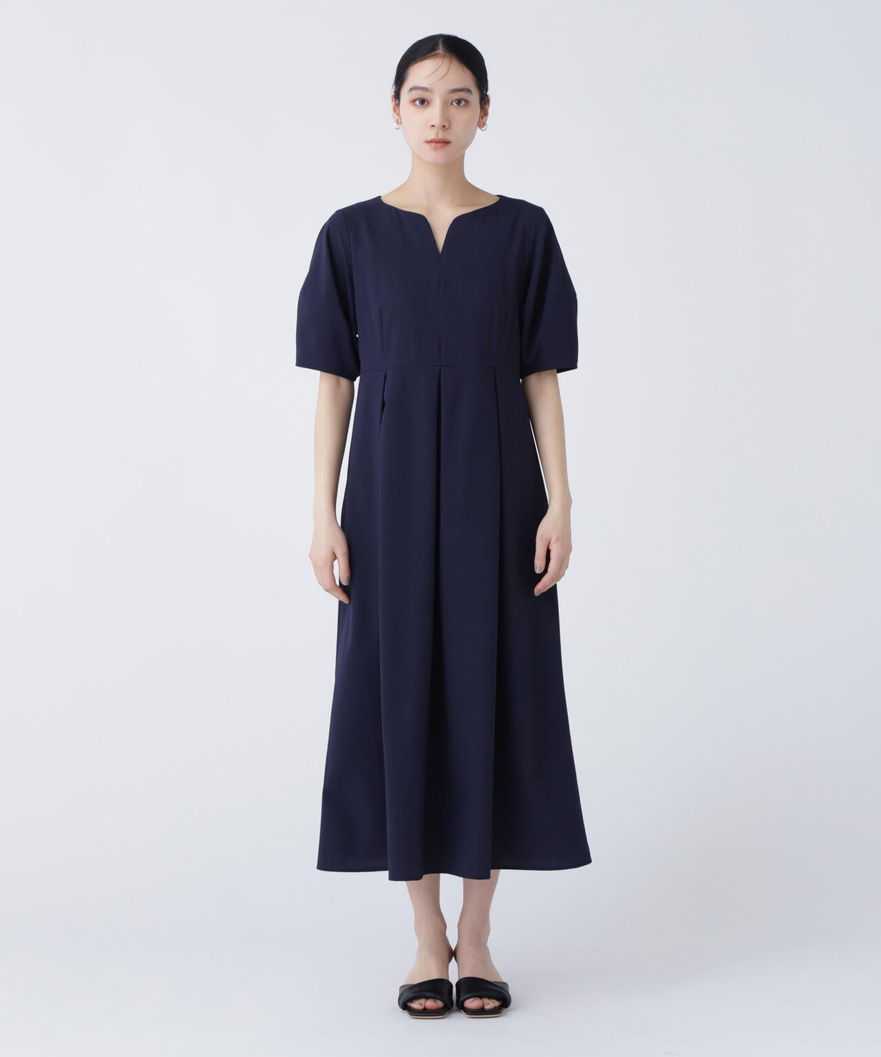168cm B81cm W60cm H89cm 着用サイズ:M
