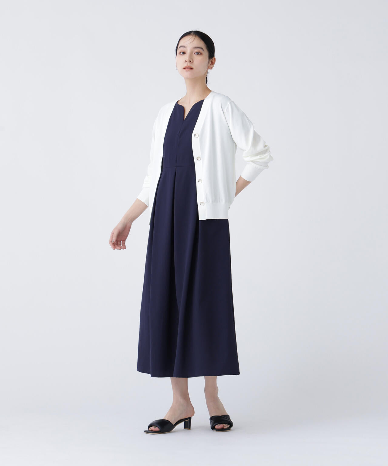 168cm B81cm W60cm H89cm 着用サイズ:M