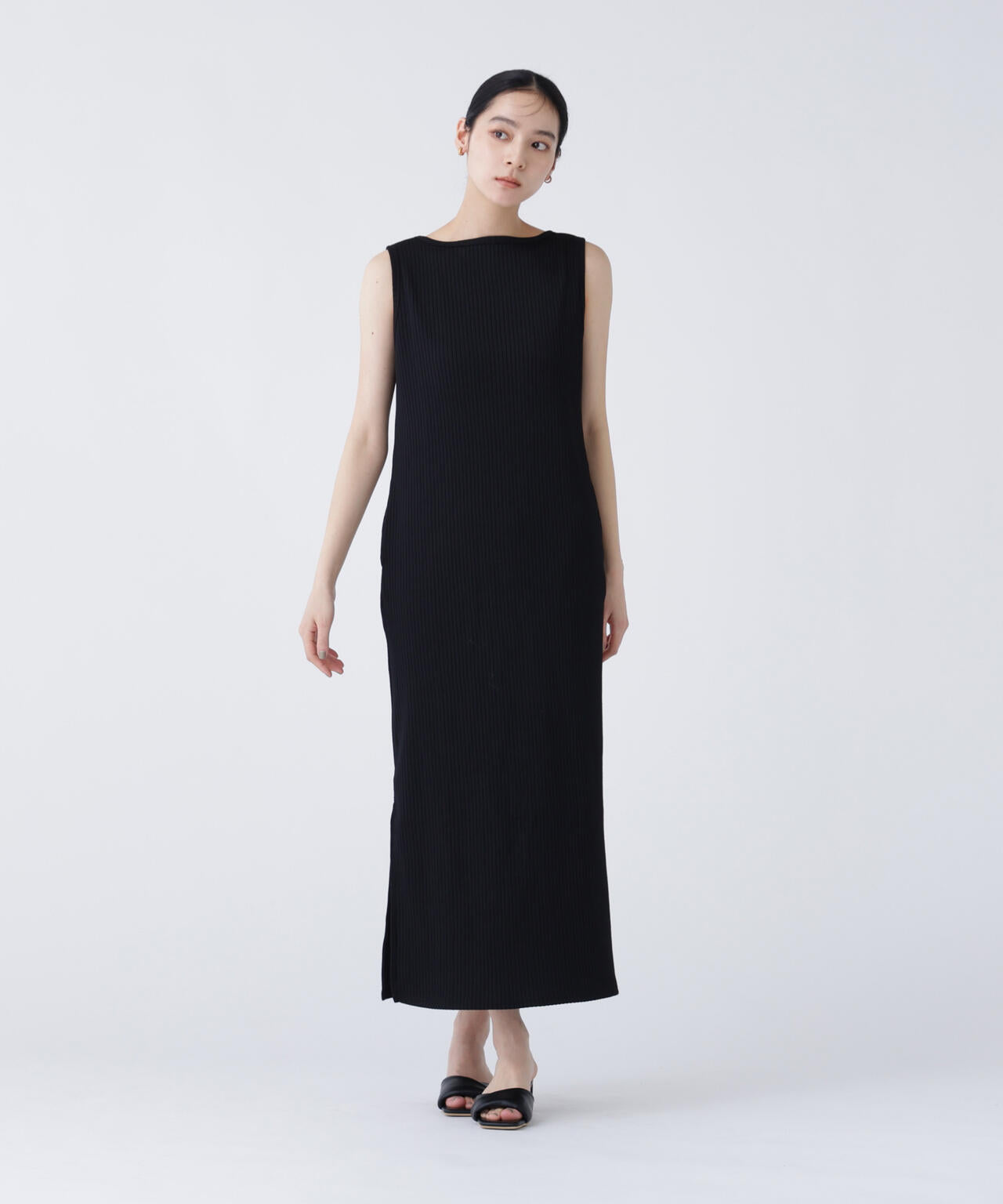 168cm B81cm W60cm H89cm 着用サイズ:M