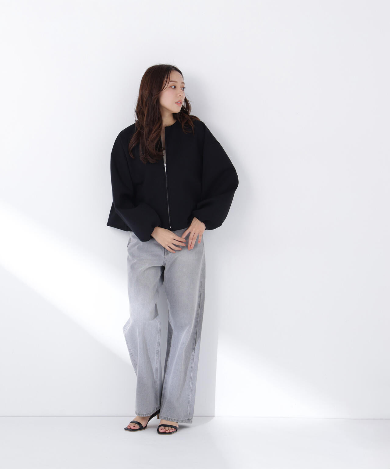 ノーカラーダンボールブルゾン