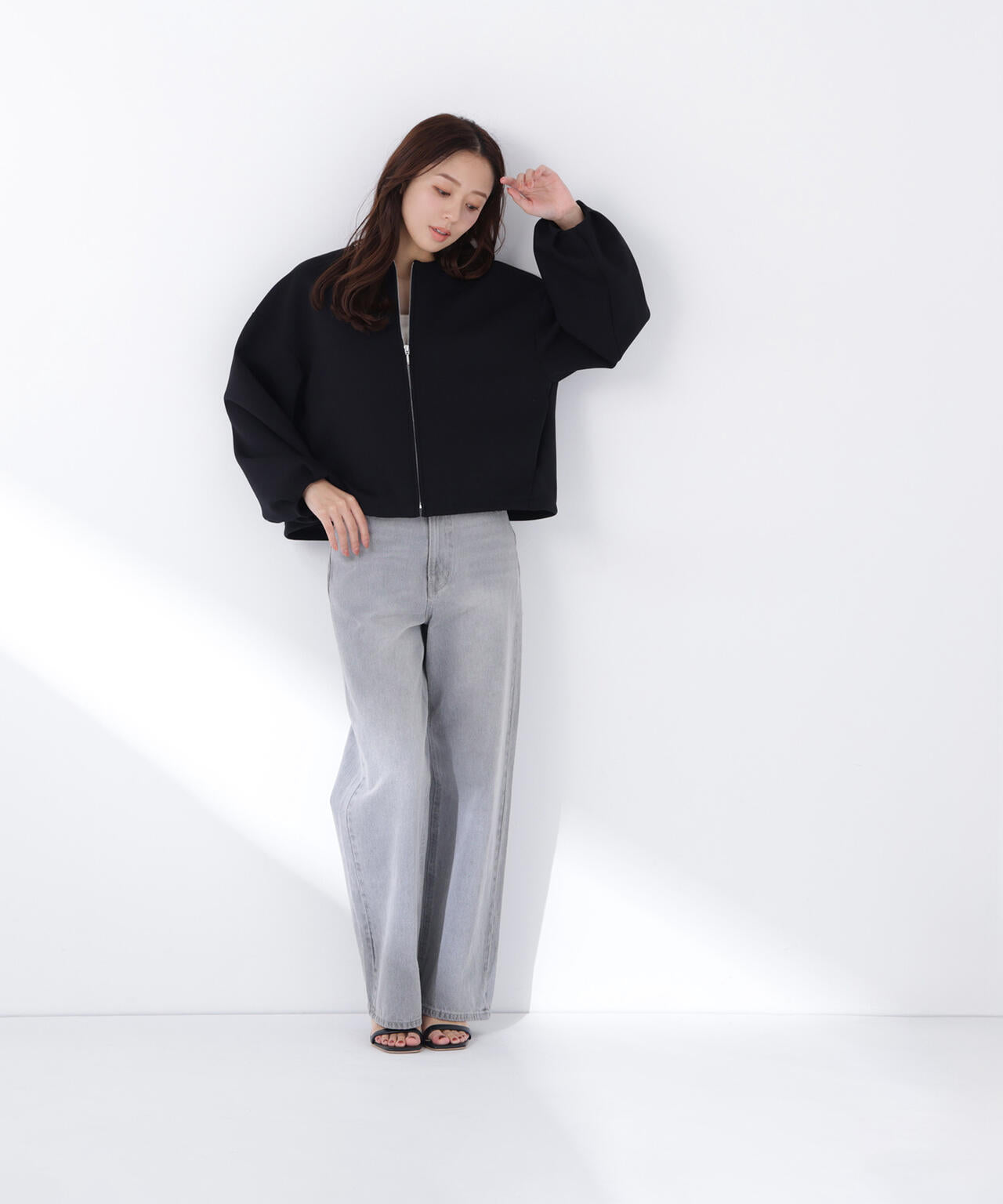 ノーカラーダンボールブルゾン