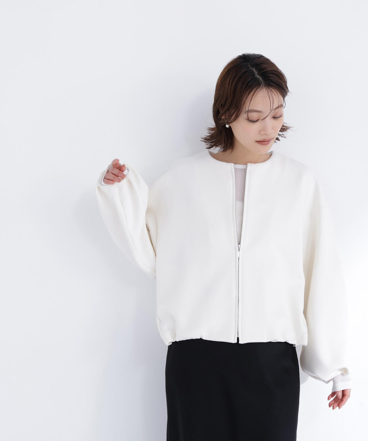 ノーカラーダンボールブルゾン