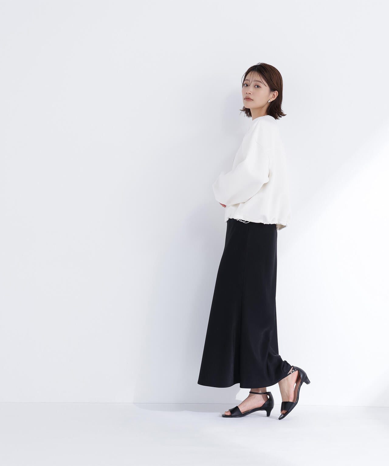 ノーカラーダンボールブルゾン