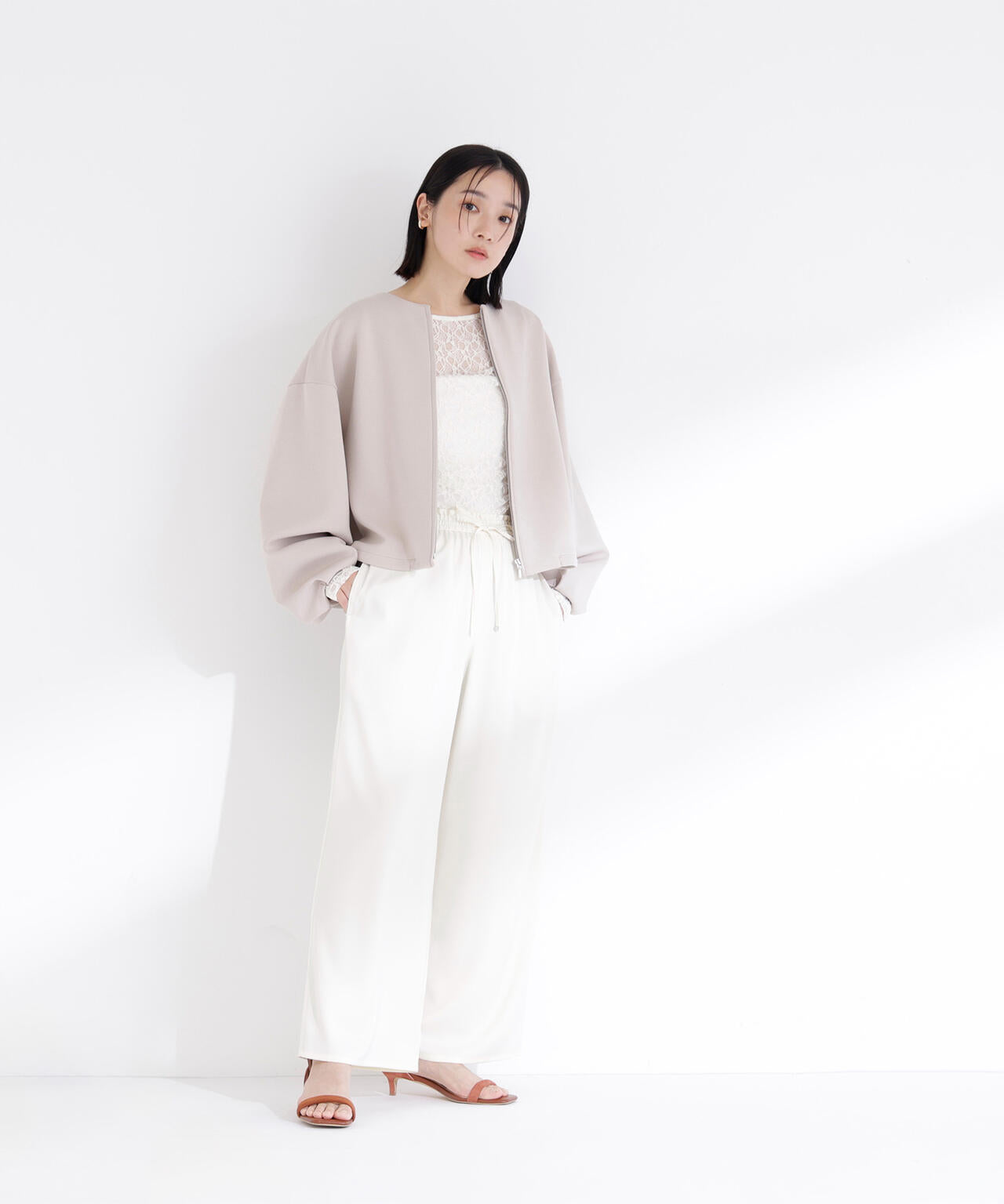 ノーカラーダンボールブルゾン