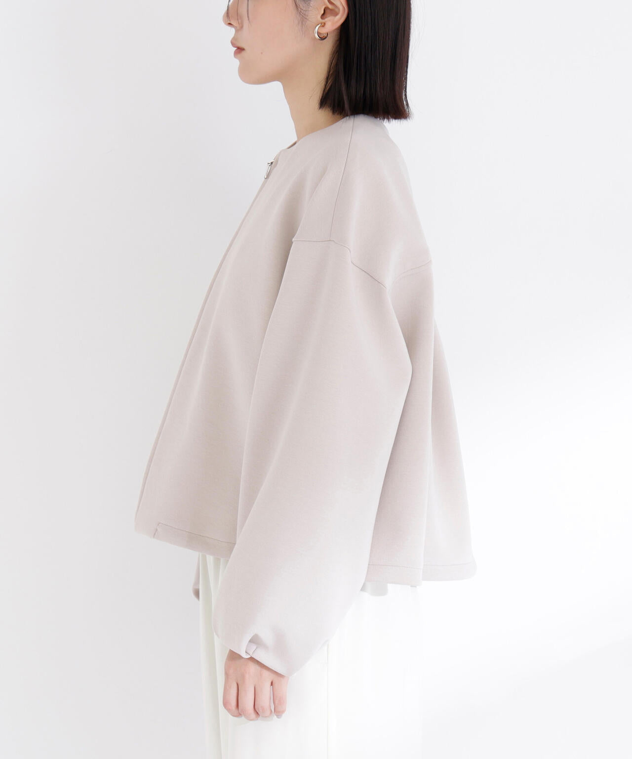 ノーカラーダンボールブルゾン