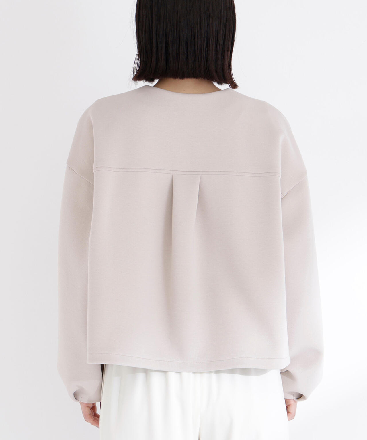 ノーカラーダンボールブルゾン