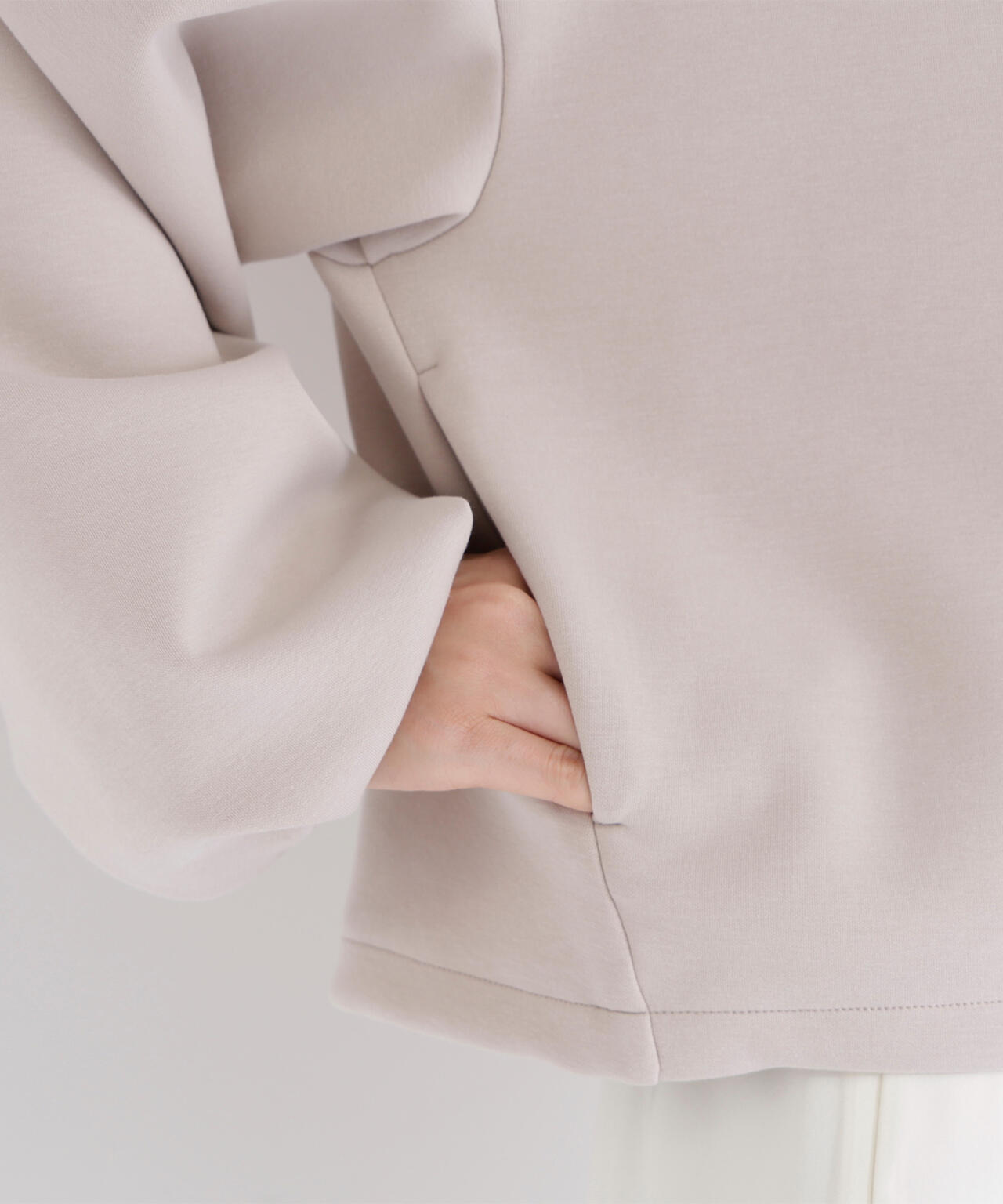 ノーカラーダンボールブルゾン