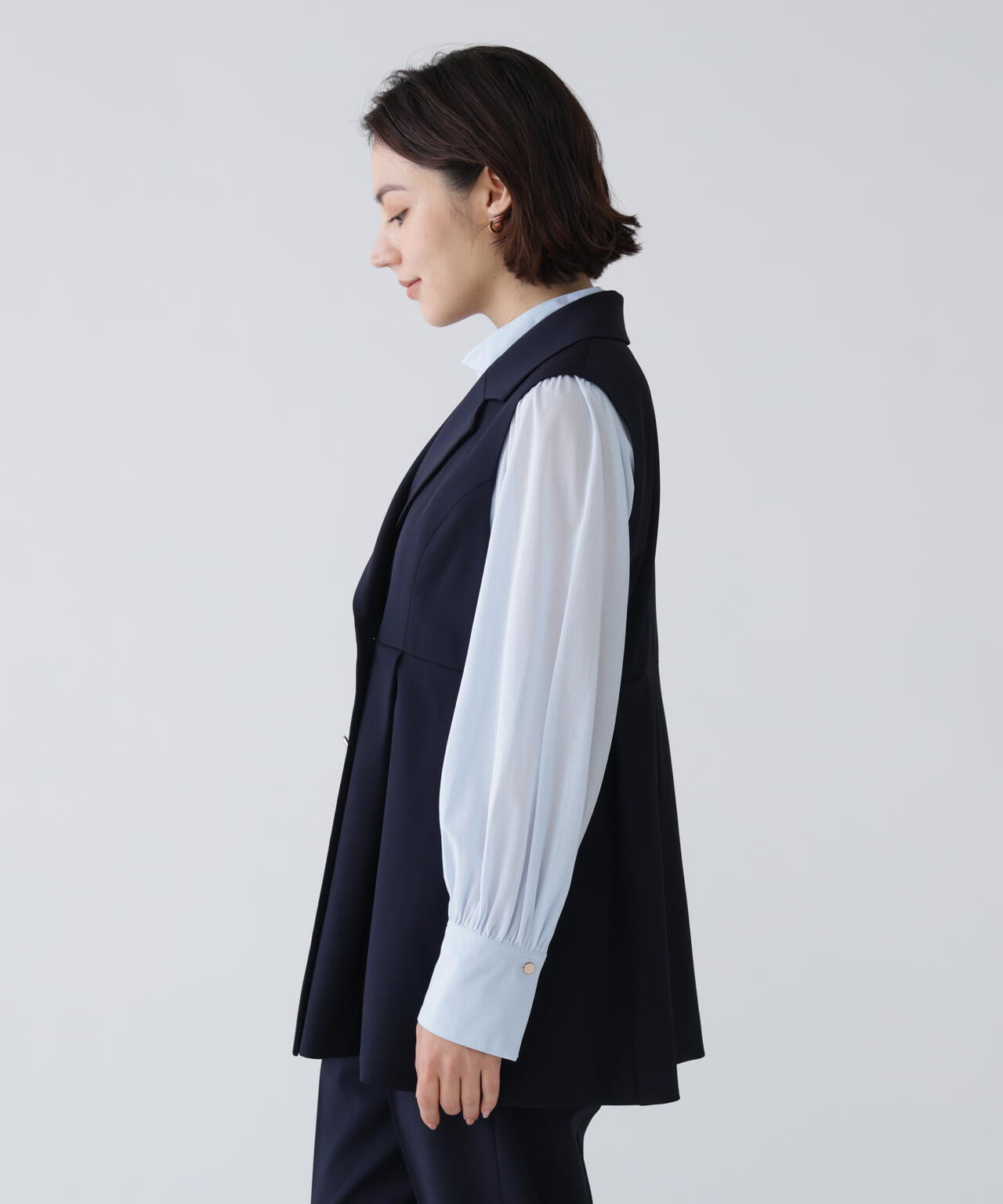 【365ユーティリティ】“みんなの声をカタチにした”洗えてシワになりづらいジレセットアップ