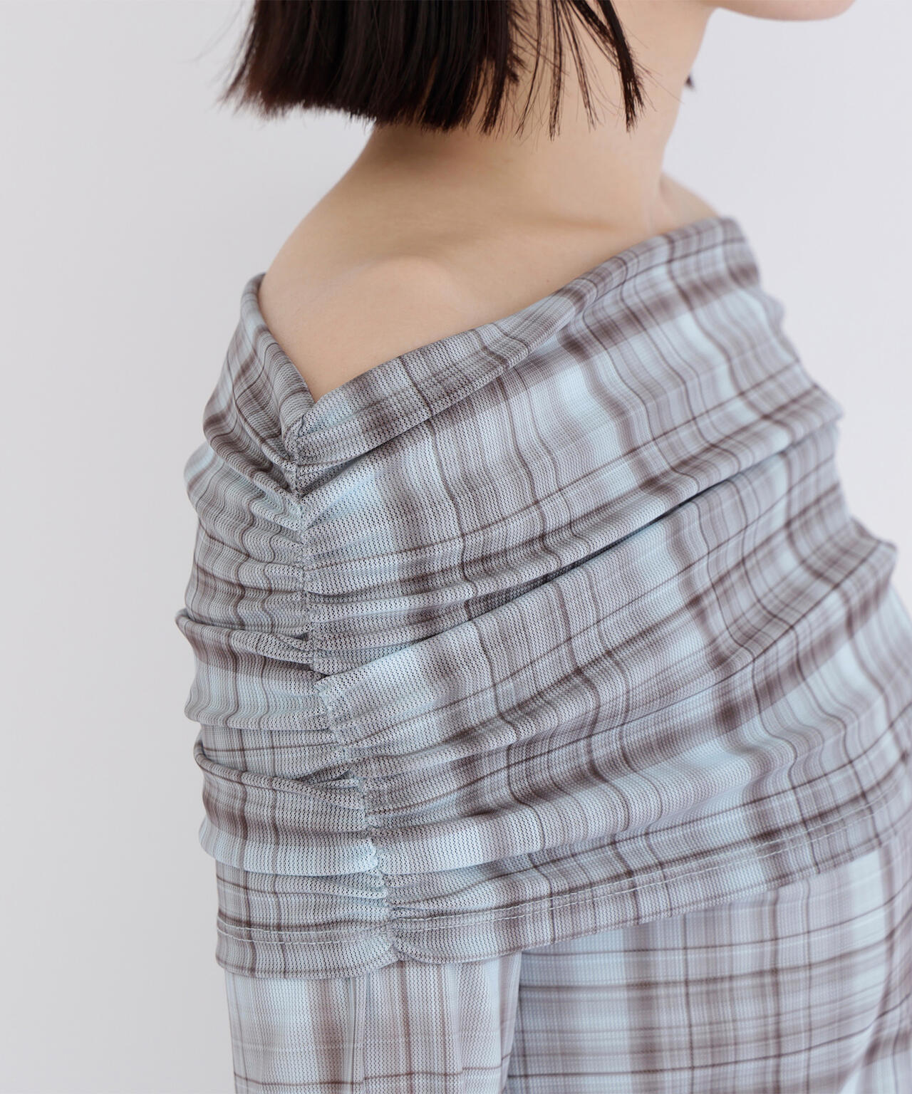 シアーチェックオフショルトップス