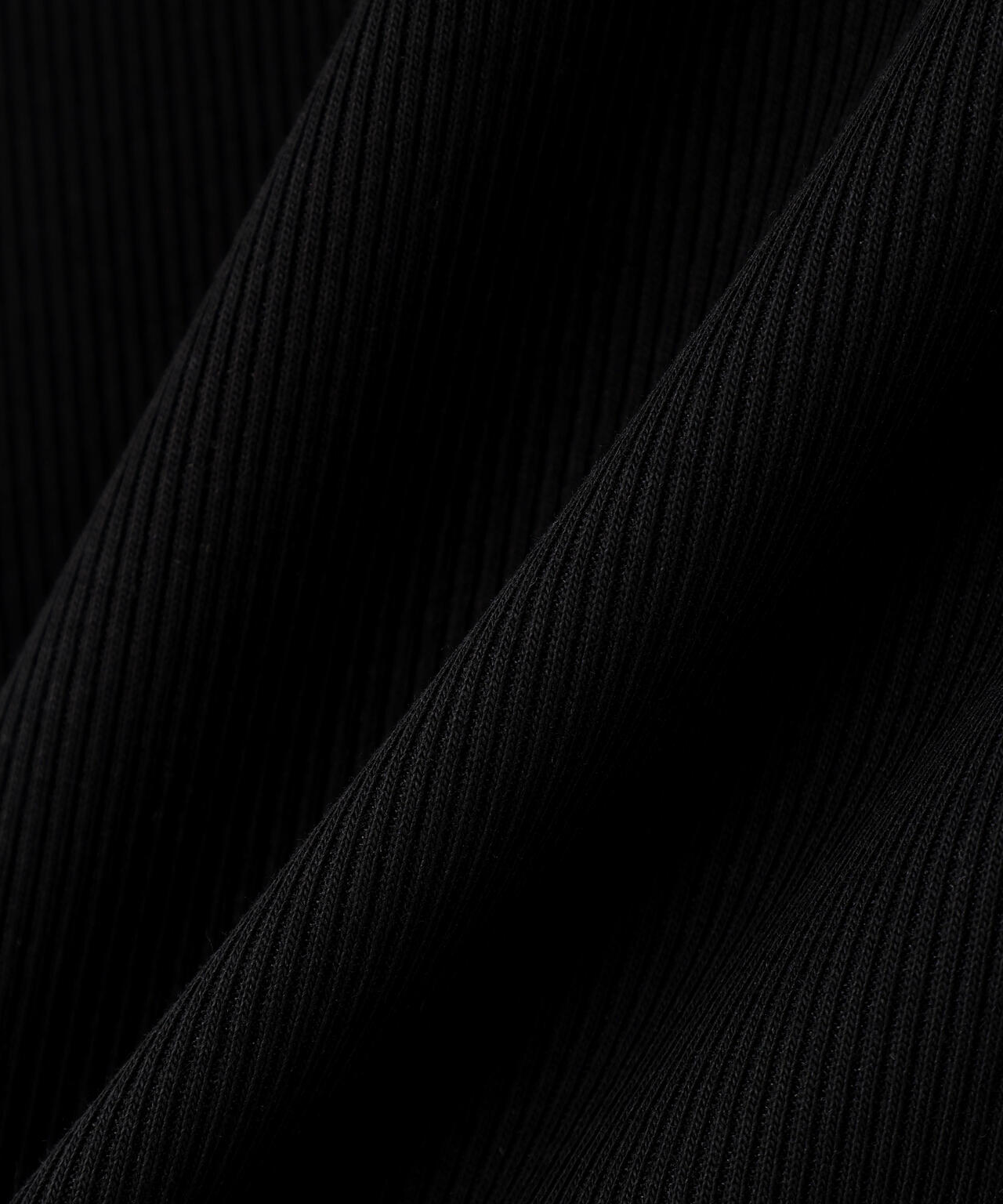 【6/5~6/7 オンライン限定2buy10%OFF対象】アシメネックリブカットソー
