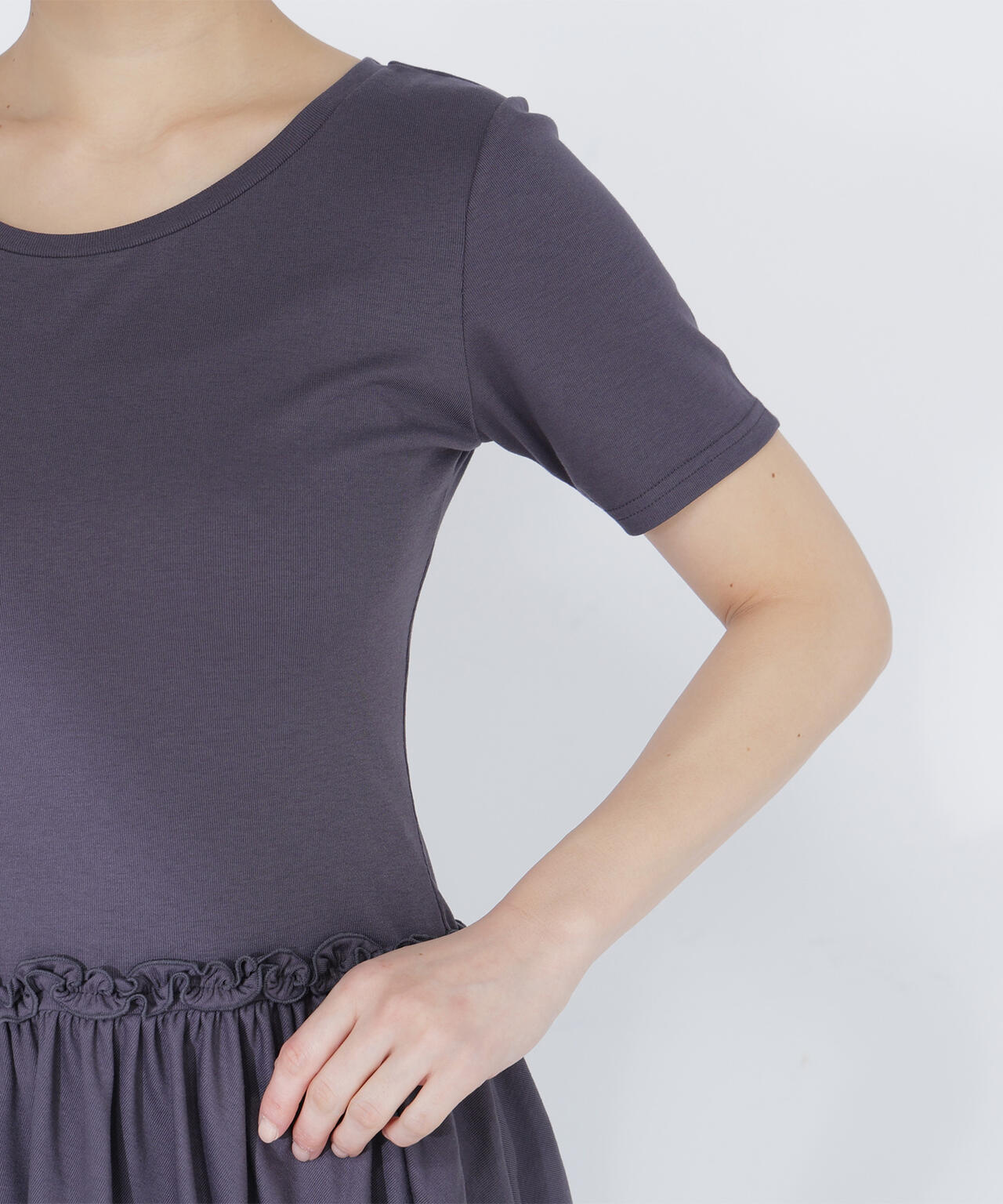 ヘムフリルカットソー