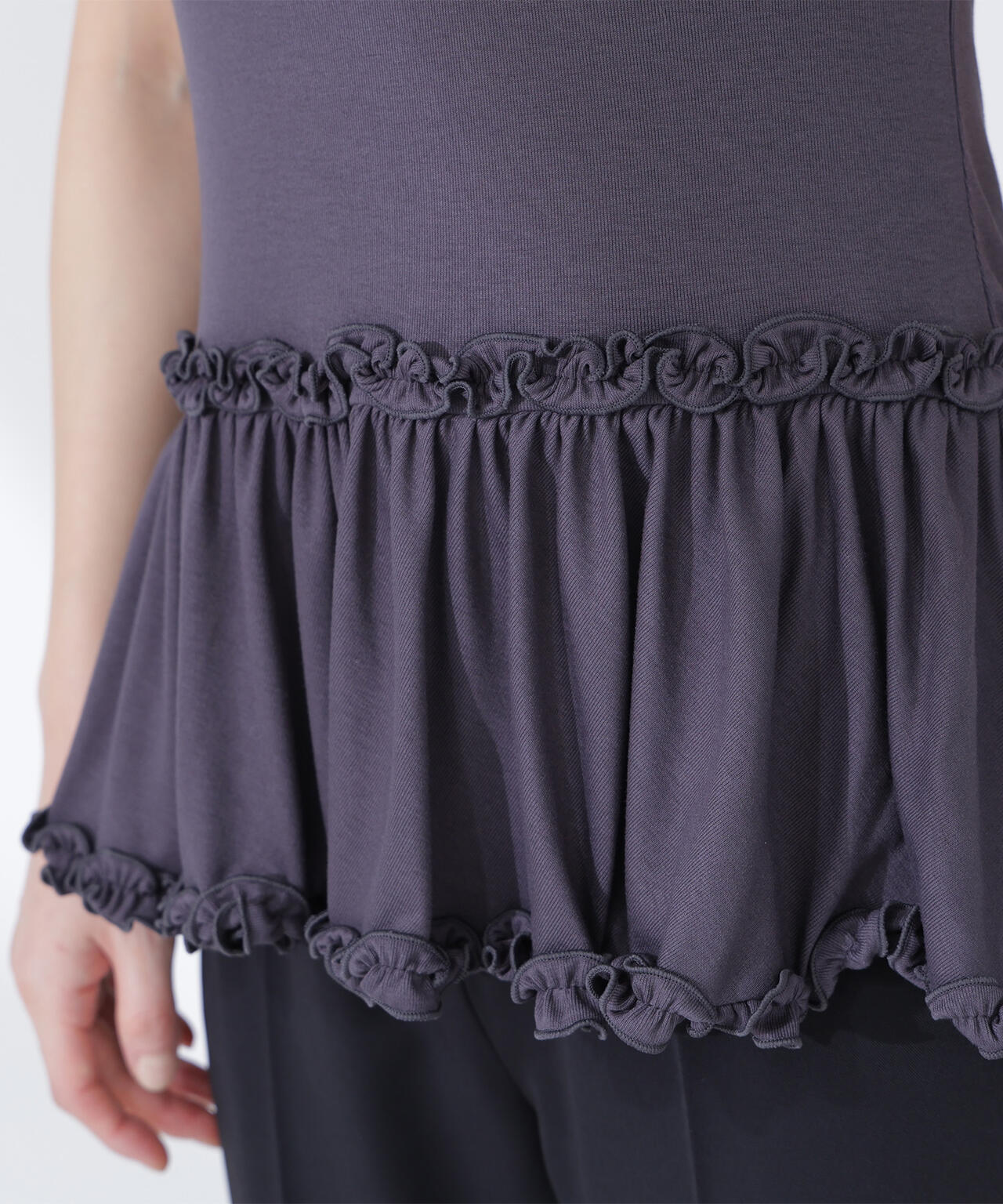 ヘムフリルカットソー