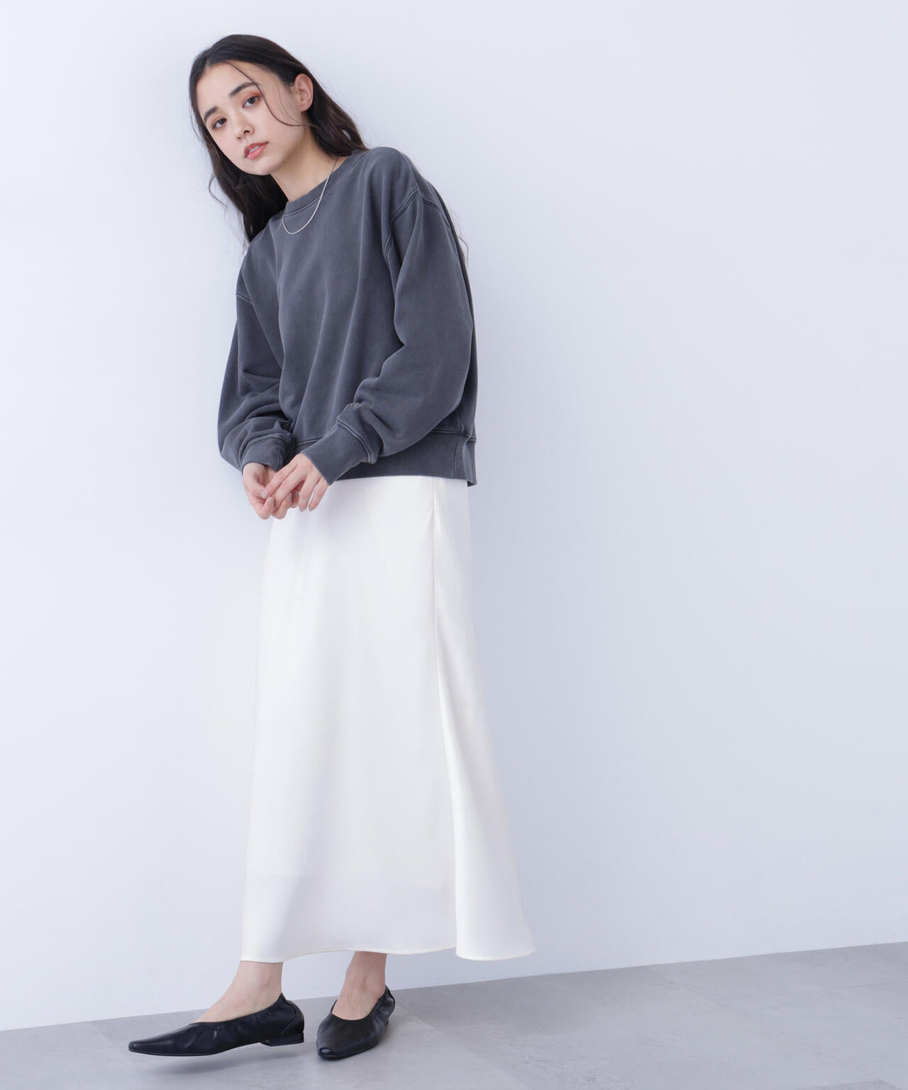 ロゴ刺繍スウェットプルオーバー