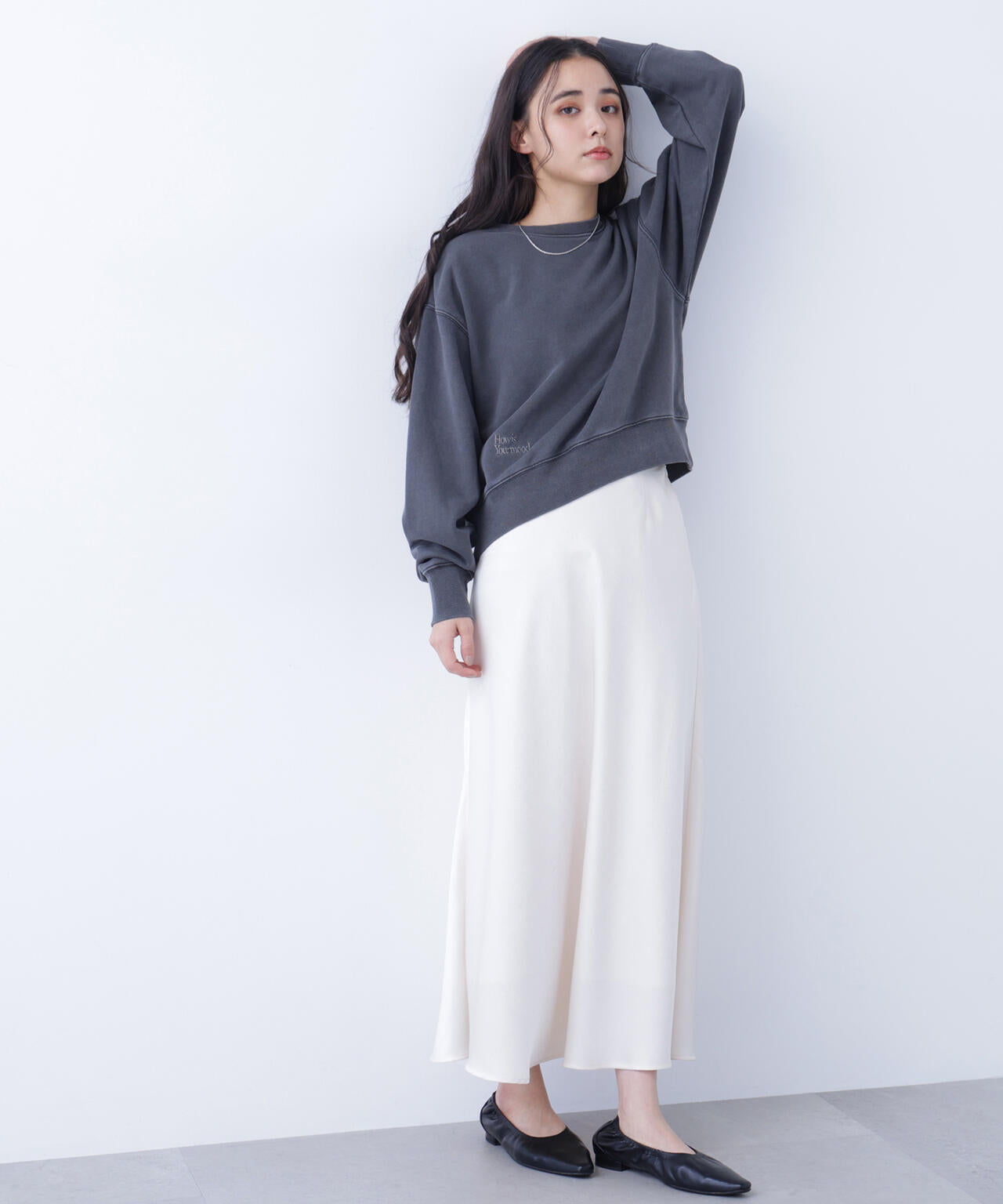 ロゴ刺繍スウェットプルオーバー