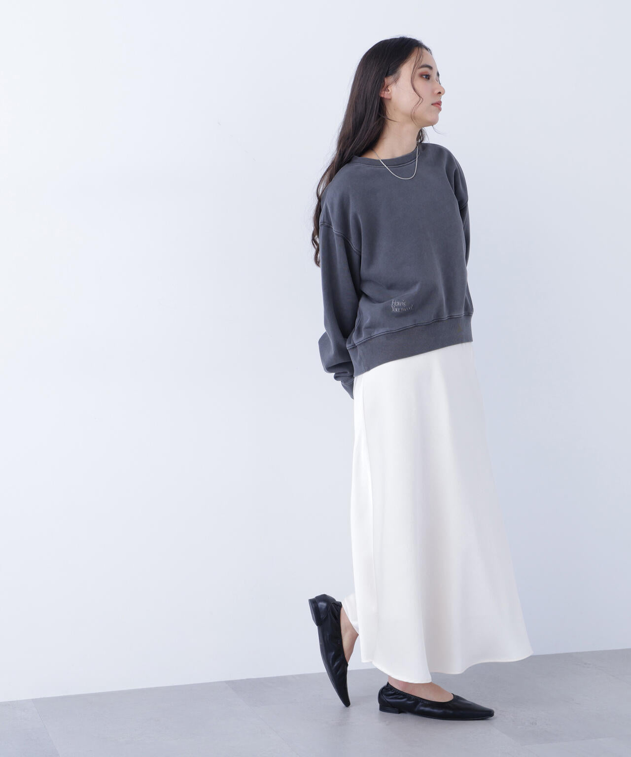 ロゴ刺繍スウェットプルオーバー