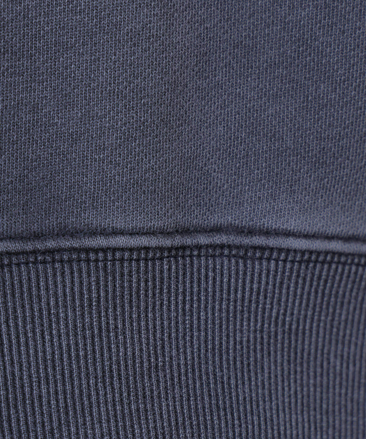 ロゴ刺繍スウェットプルオーバー