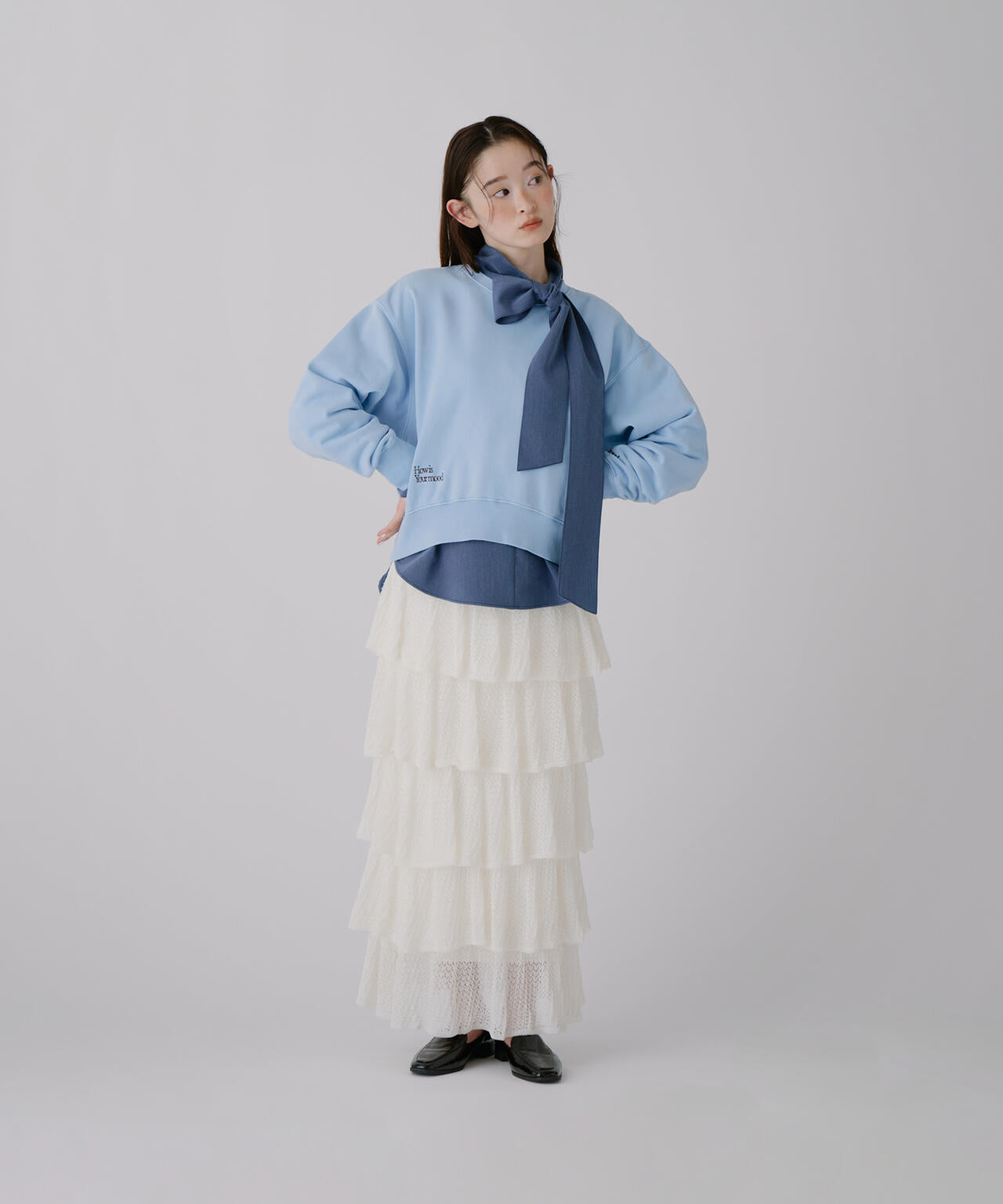 ロゴ刺繍スウェットプルオーバー