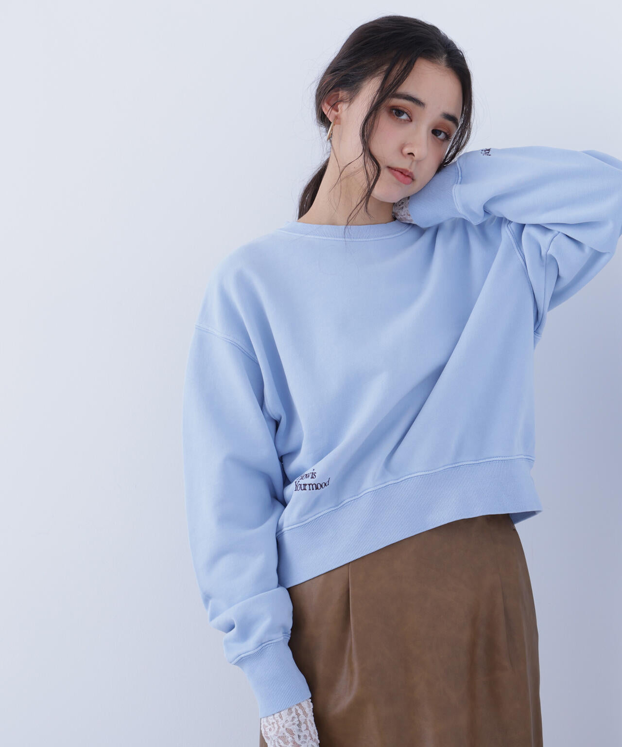 ロゴ刺繍スウェットプルオーバー