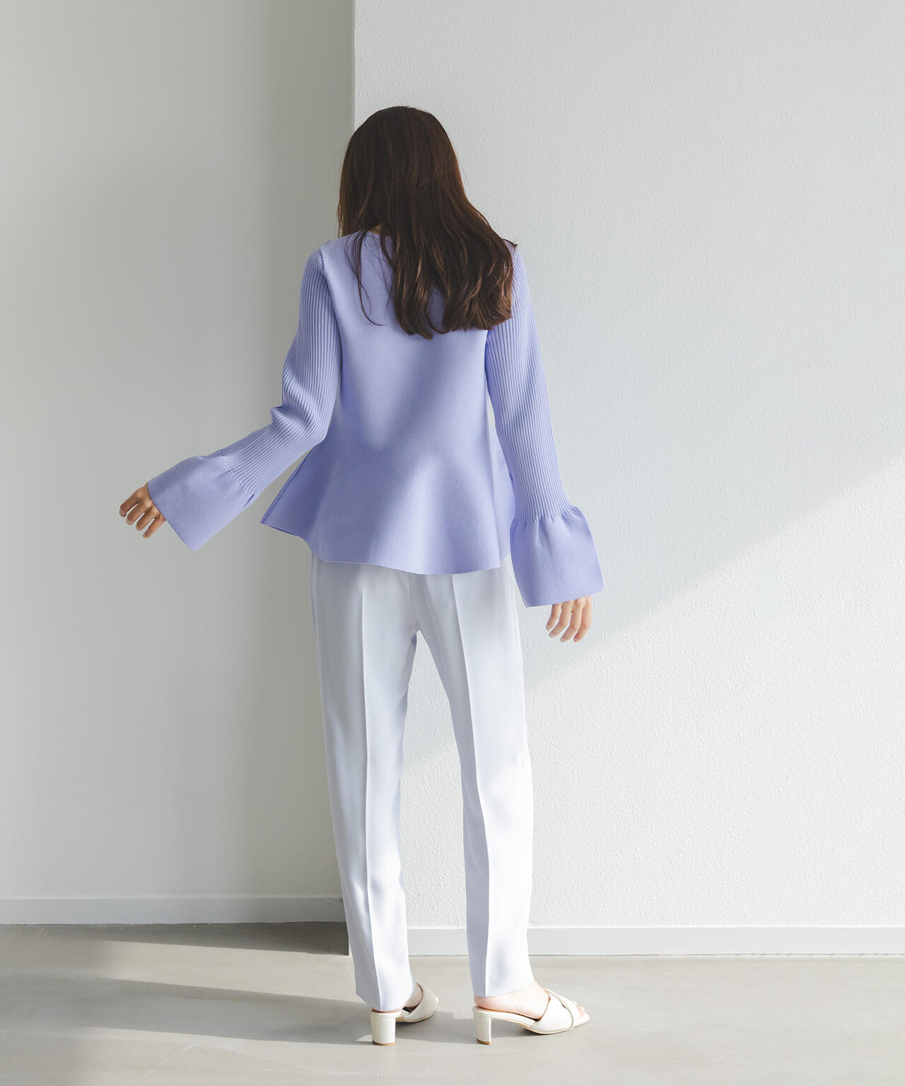 ベルスリーブペプラムニット