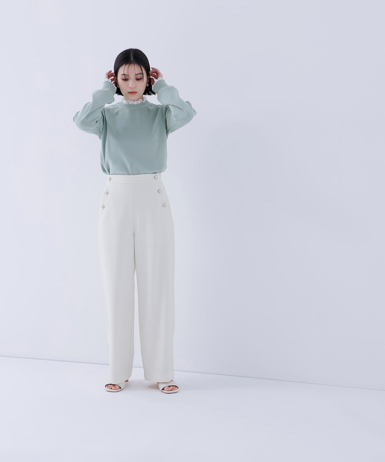 レースフリルドッキングニット