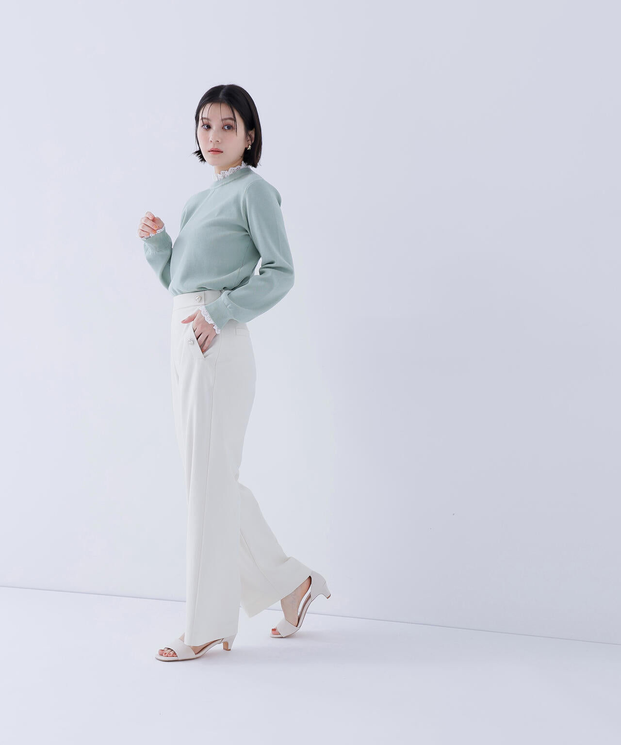 レースフリルドッキングニット