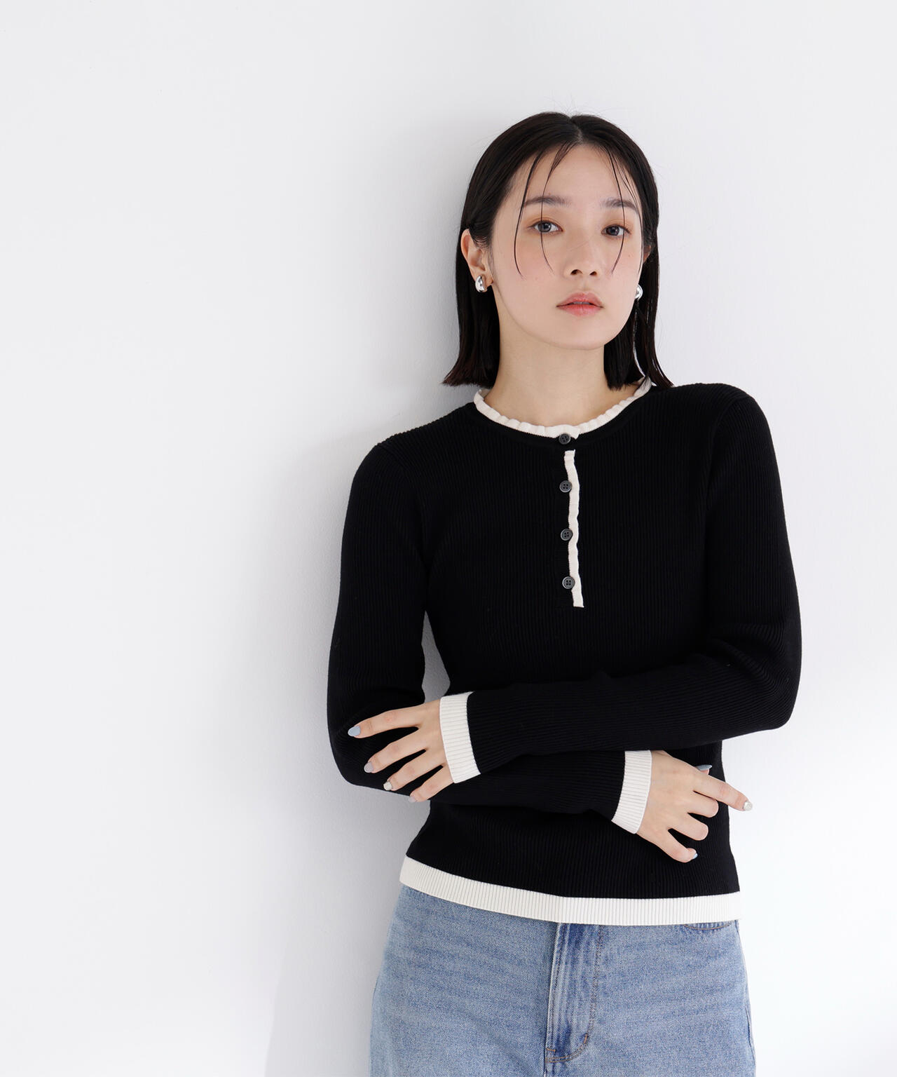 バイカラーフリルトリムニット