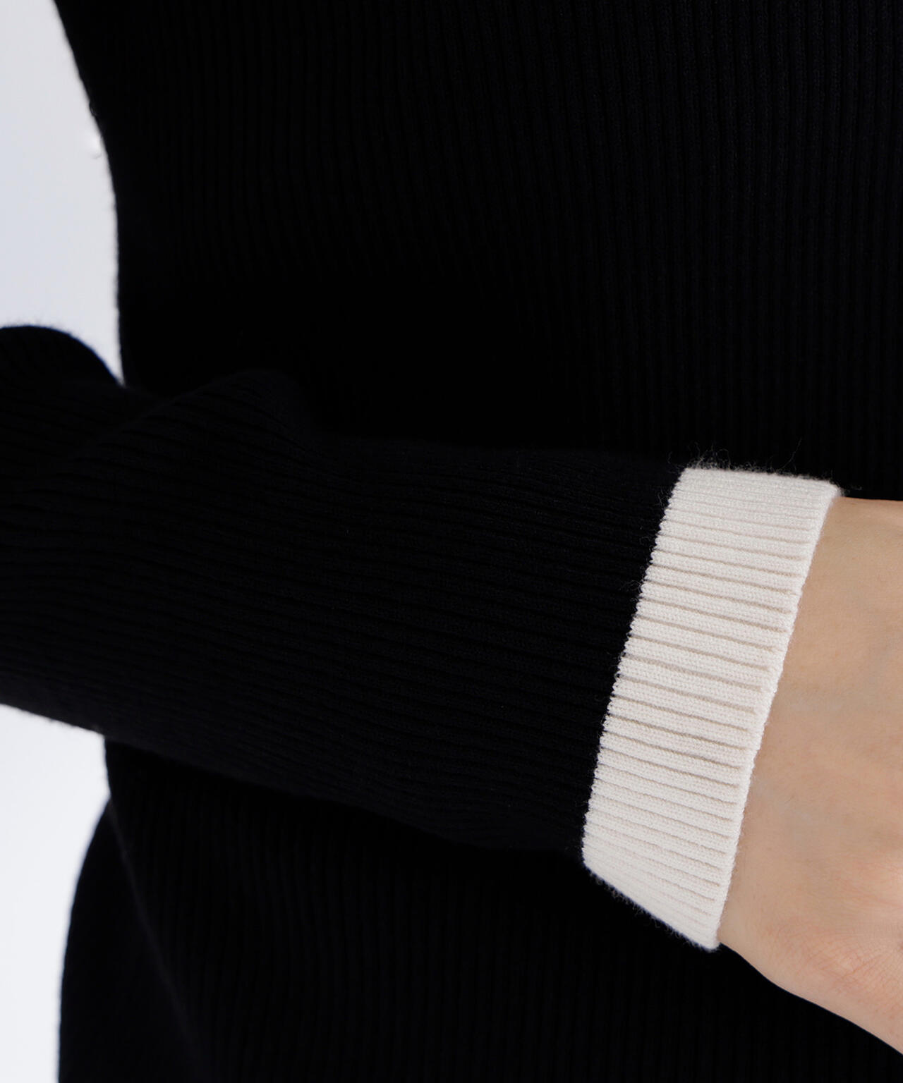 バイカラーフリルトリムニット