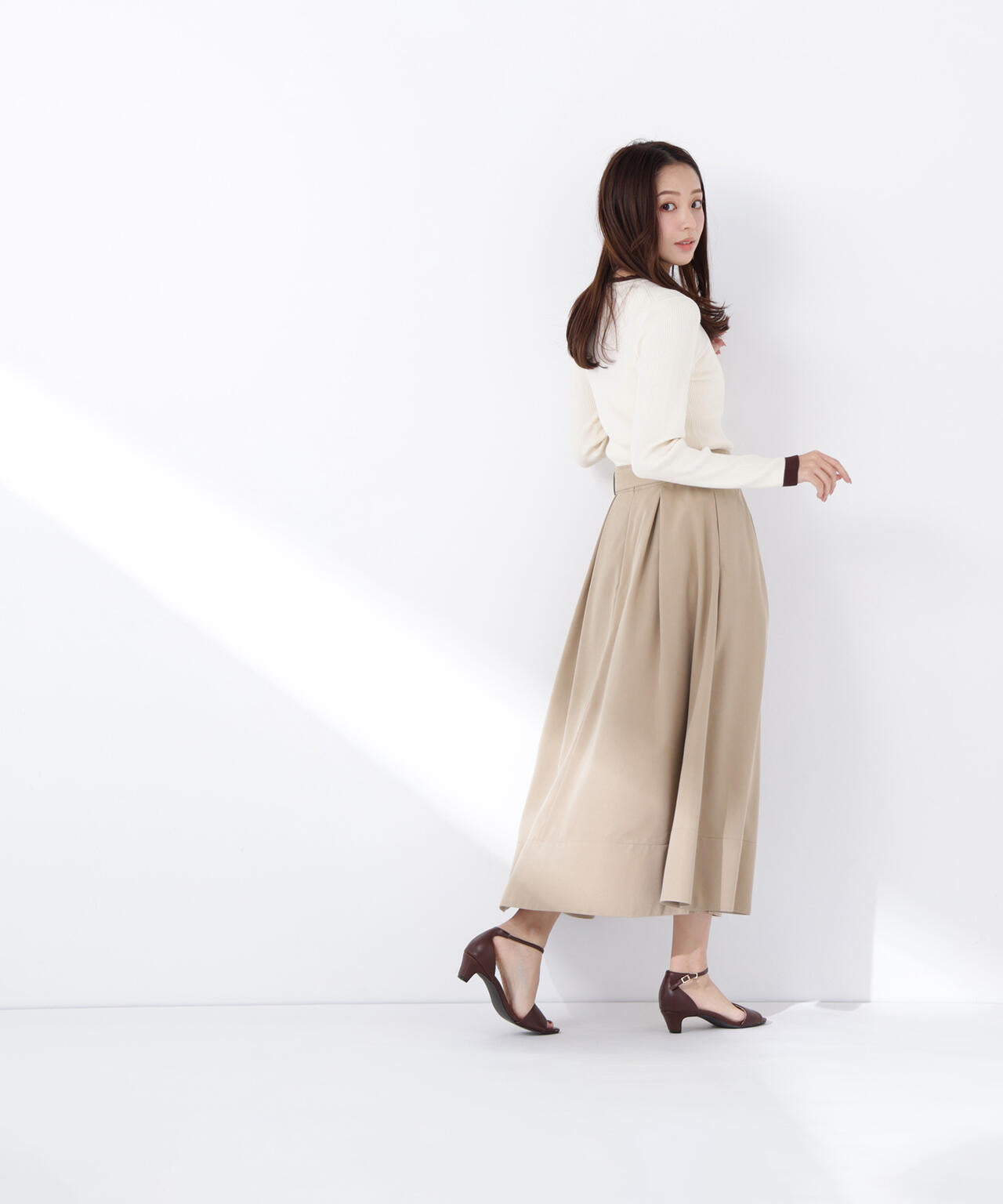 バイカラーフリルトリムニット