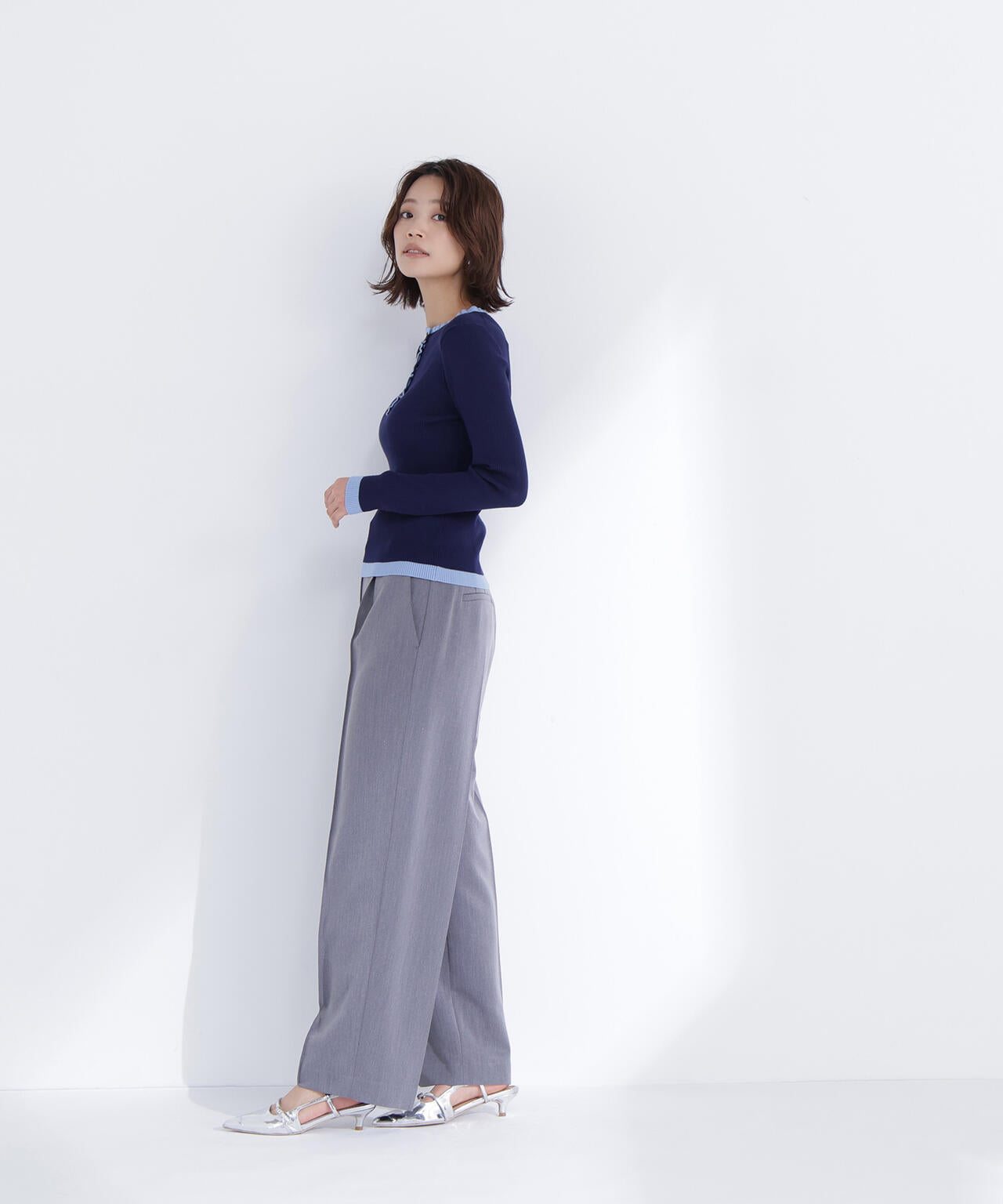 バイカラーフリルトリムニット