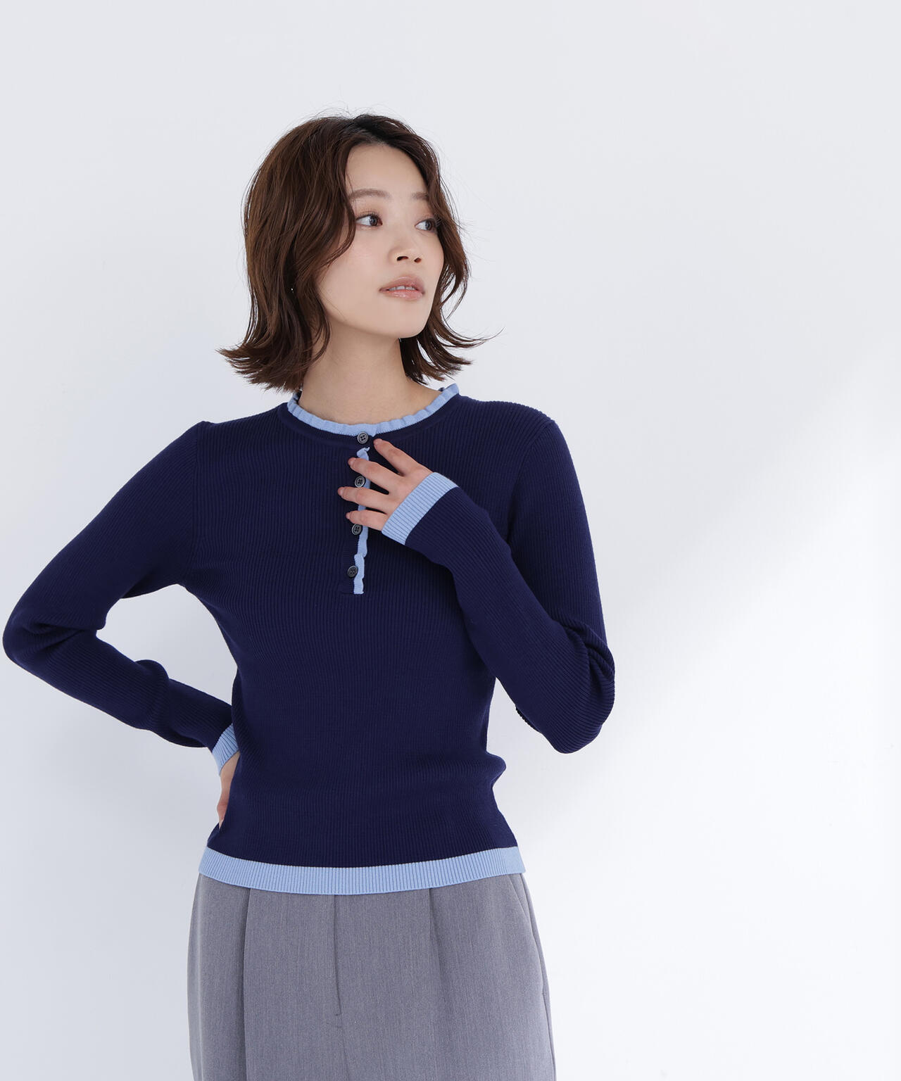 バイカラーフリルトリムニット