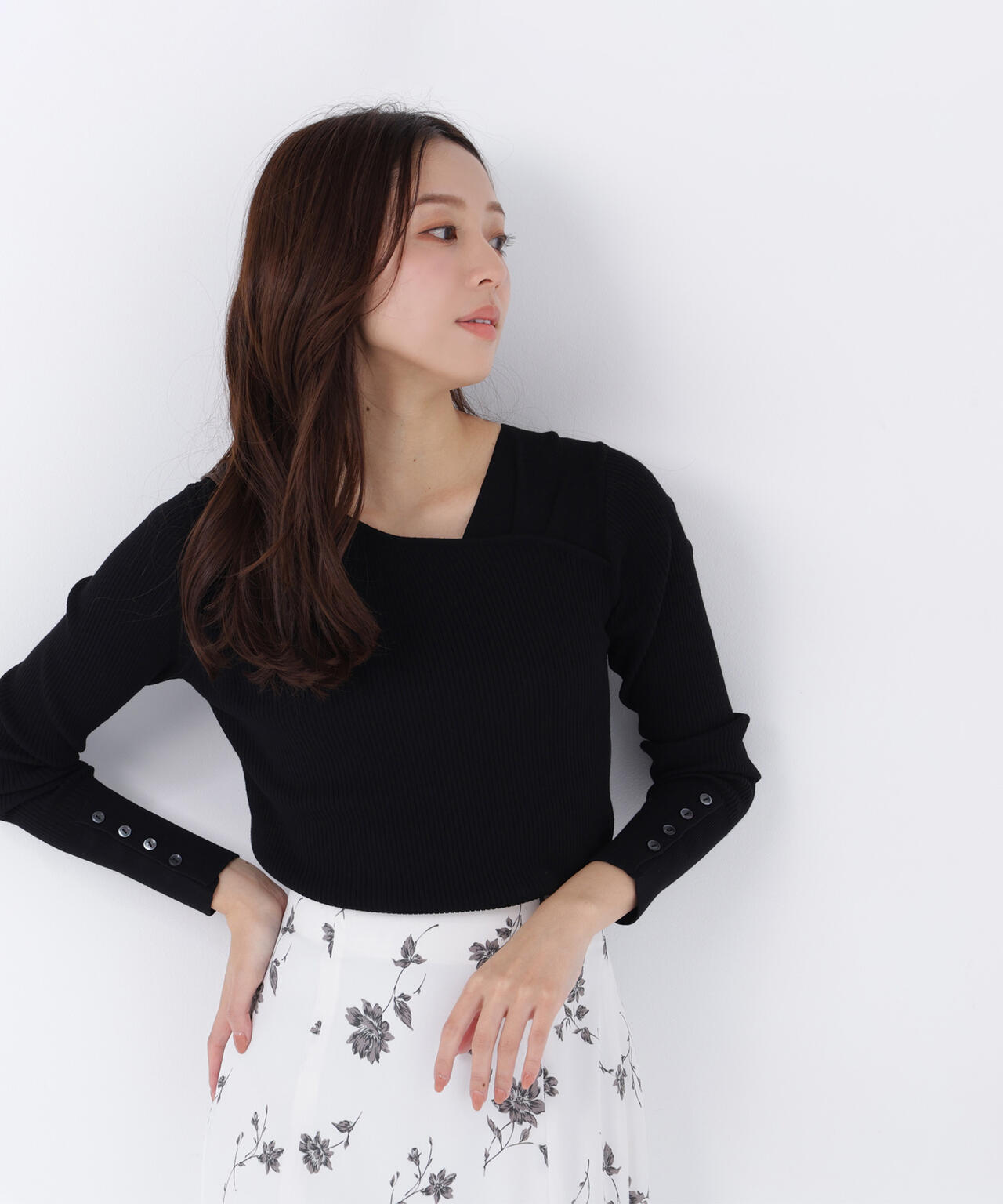 ショルダータックアシメネックニット