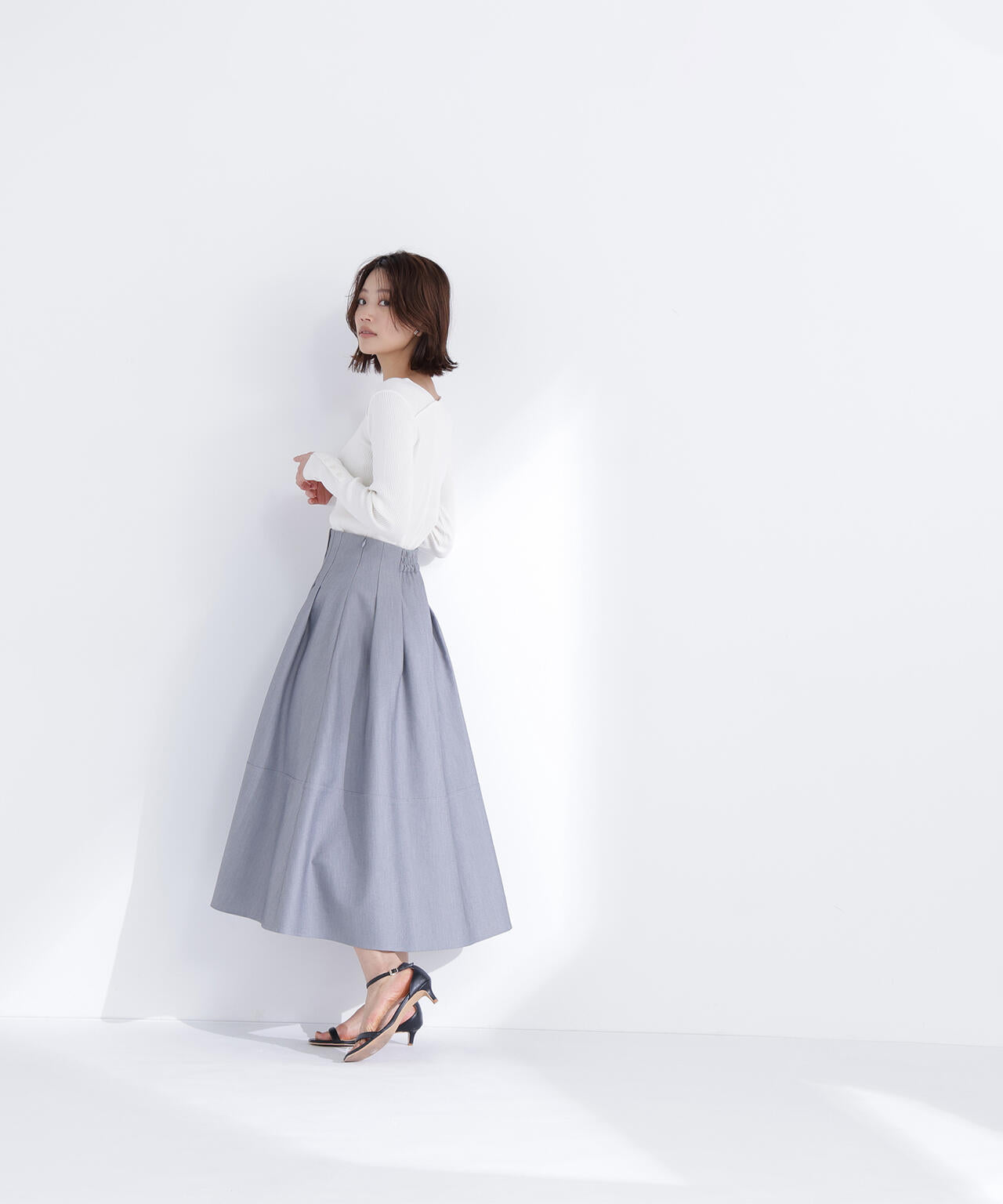 ショルダータックアシメネックニット