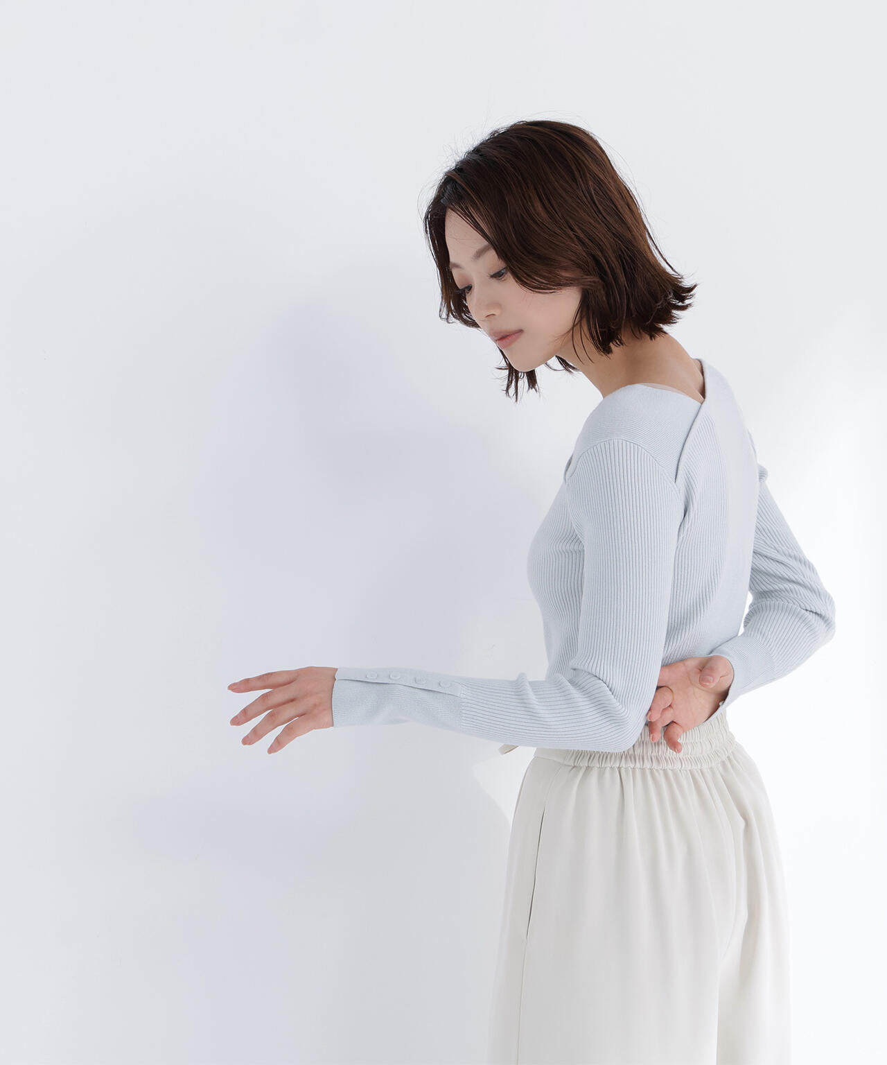 ショルダータックアシメネックニット