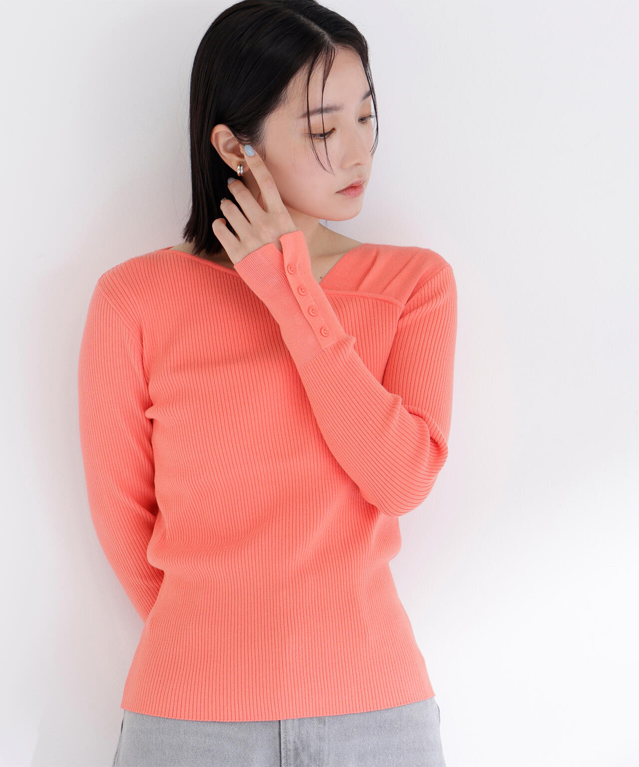 ショルダータックアシメネックニット