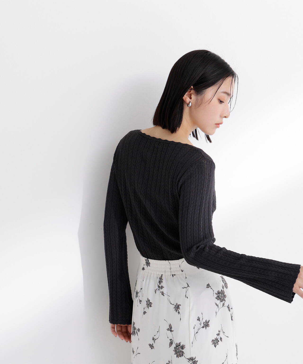 柄編みスカラップニット