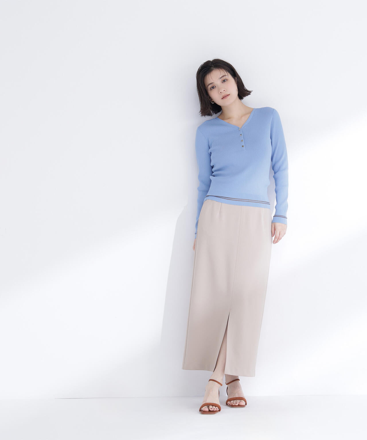 メタルボタンシアーラインニット