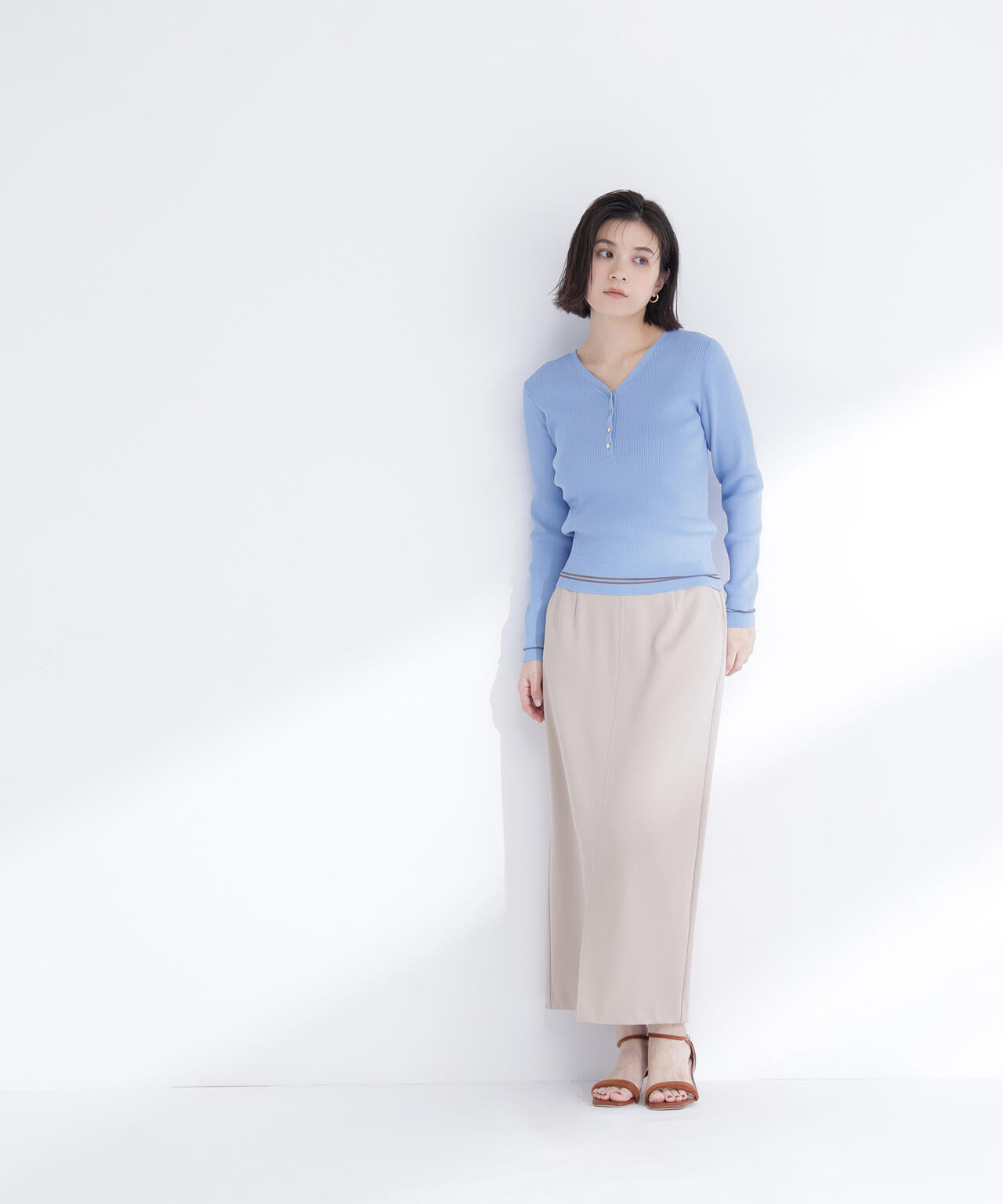 メタルボタンシアーラインニット