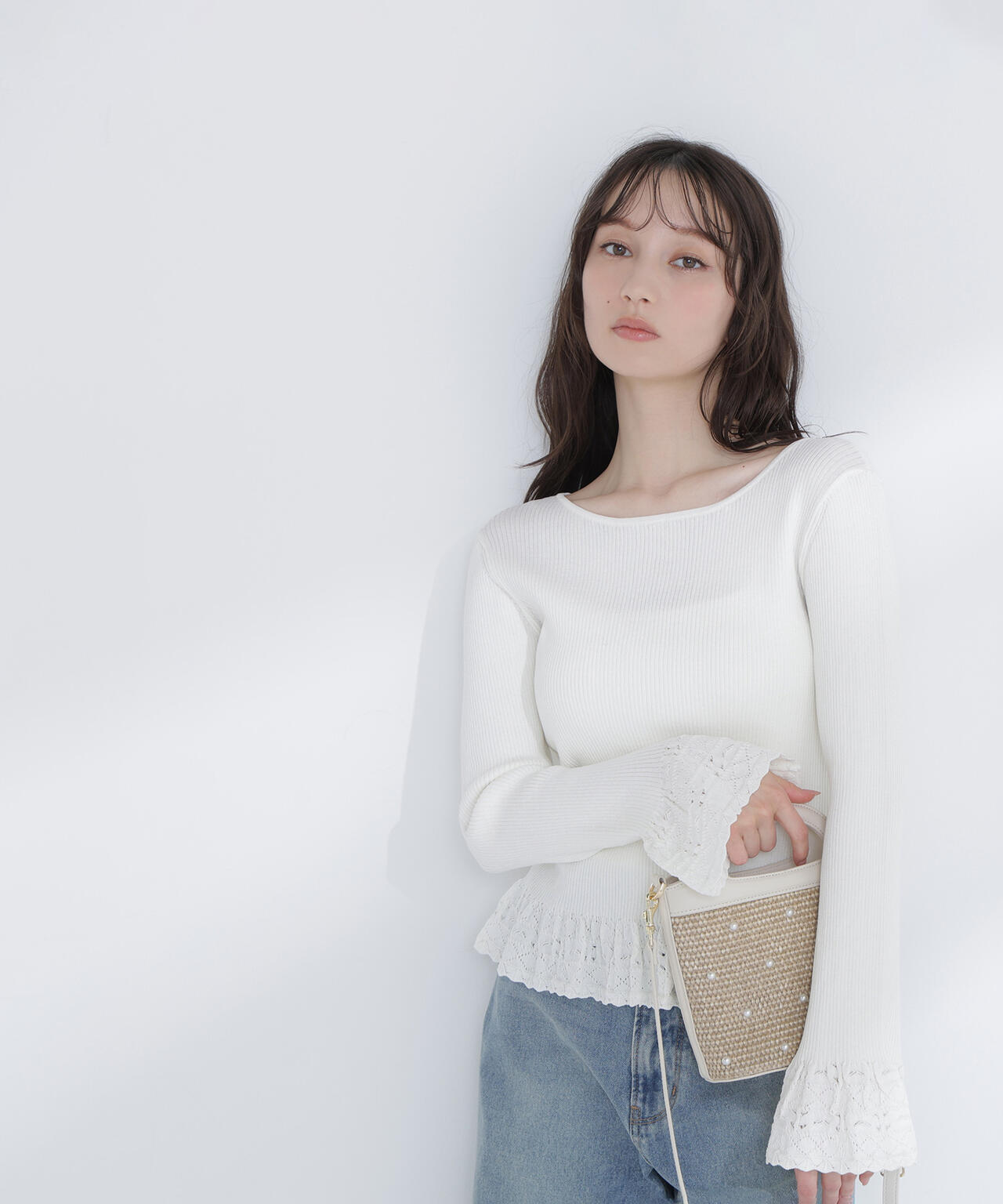 柄編みフレアスリーブニット