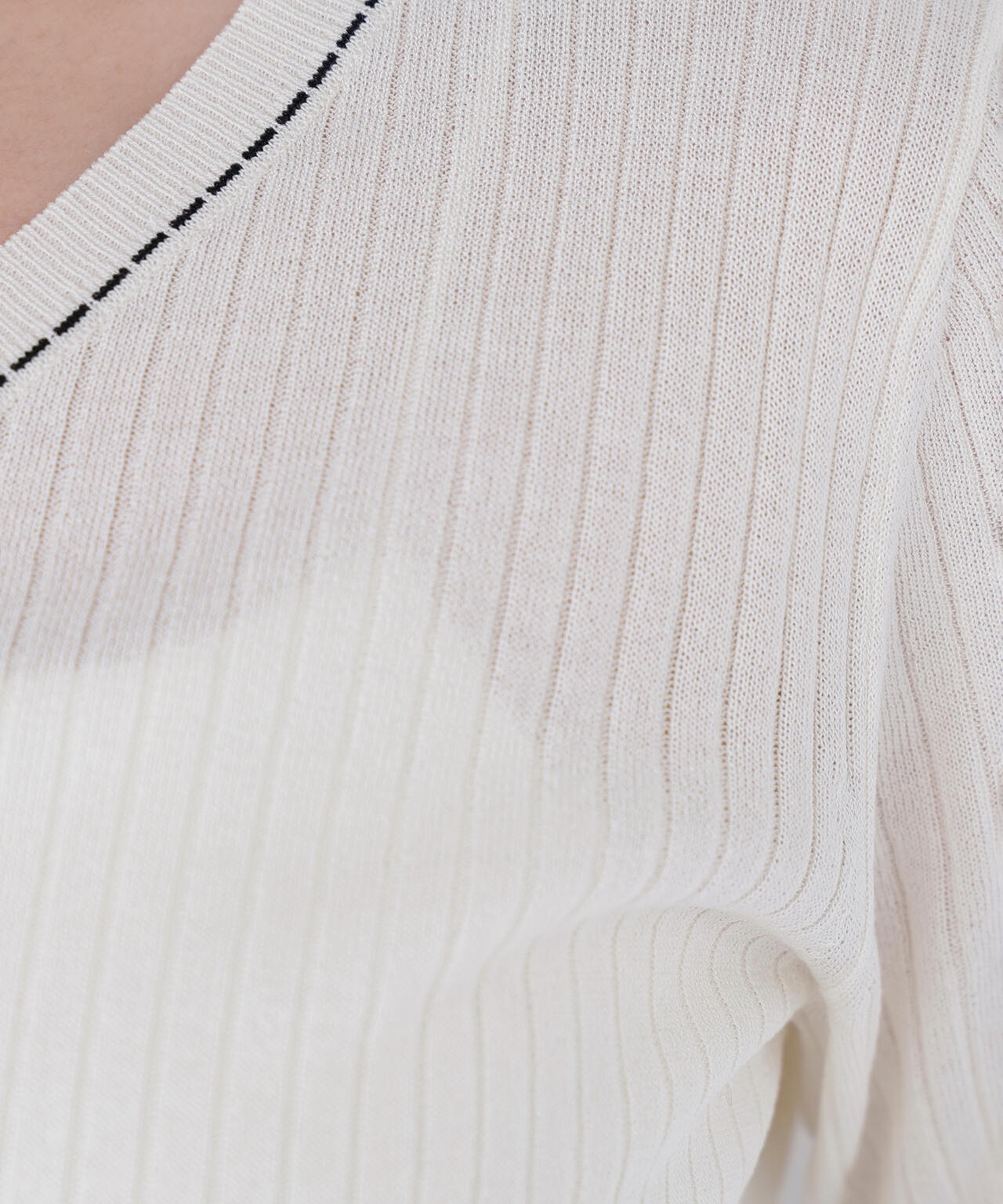 身長165 B:80 W:59 / H:85 / S:23.5 着用サイズ:FR