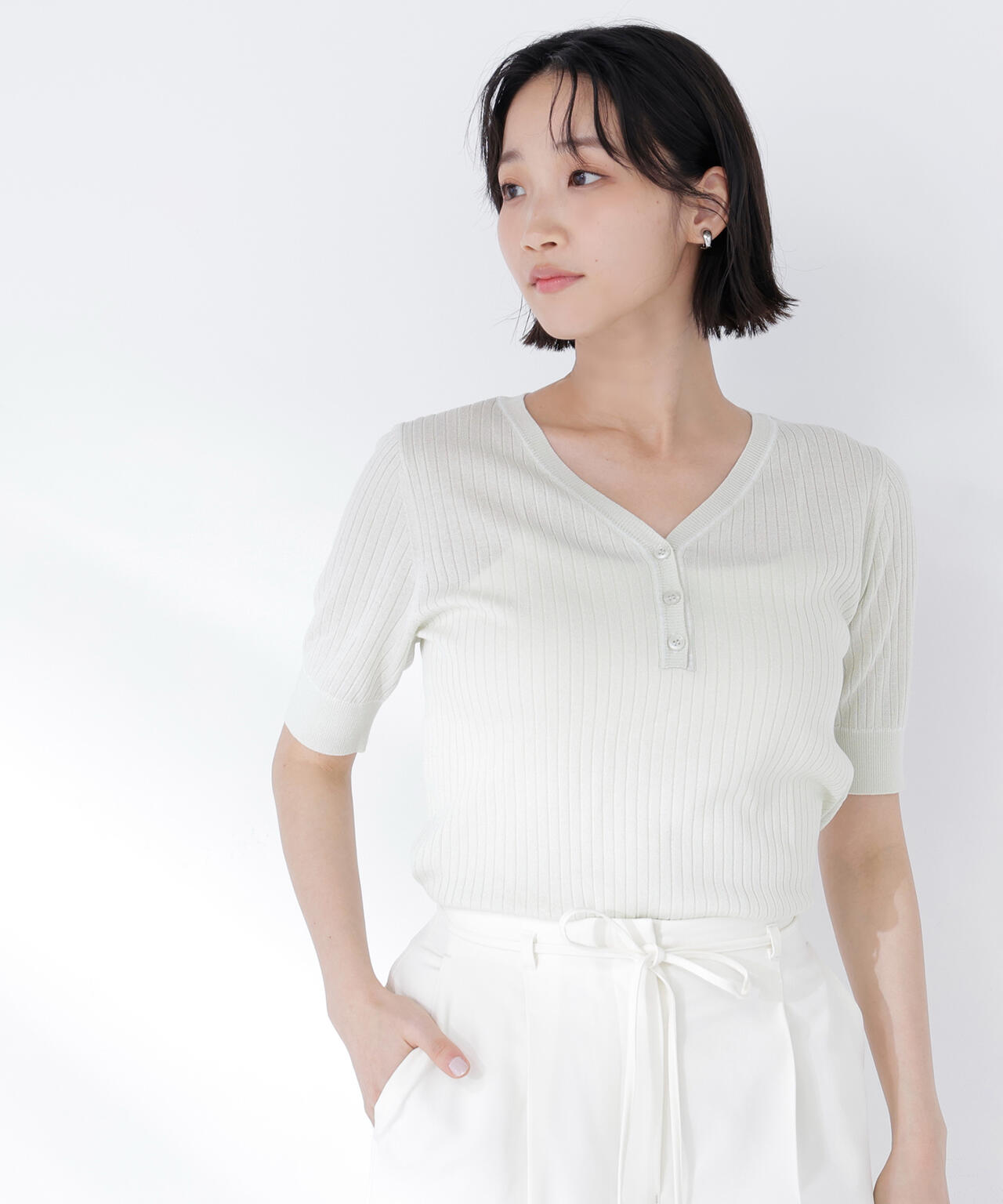 身長165 B:80 W:59 / H:85 / S:23.5 着用サイズ:FR