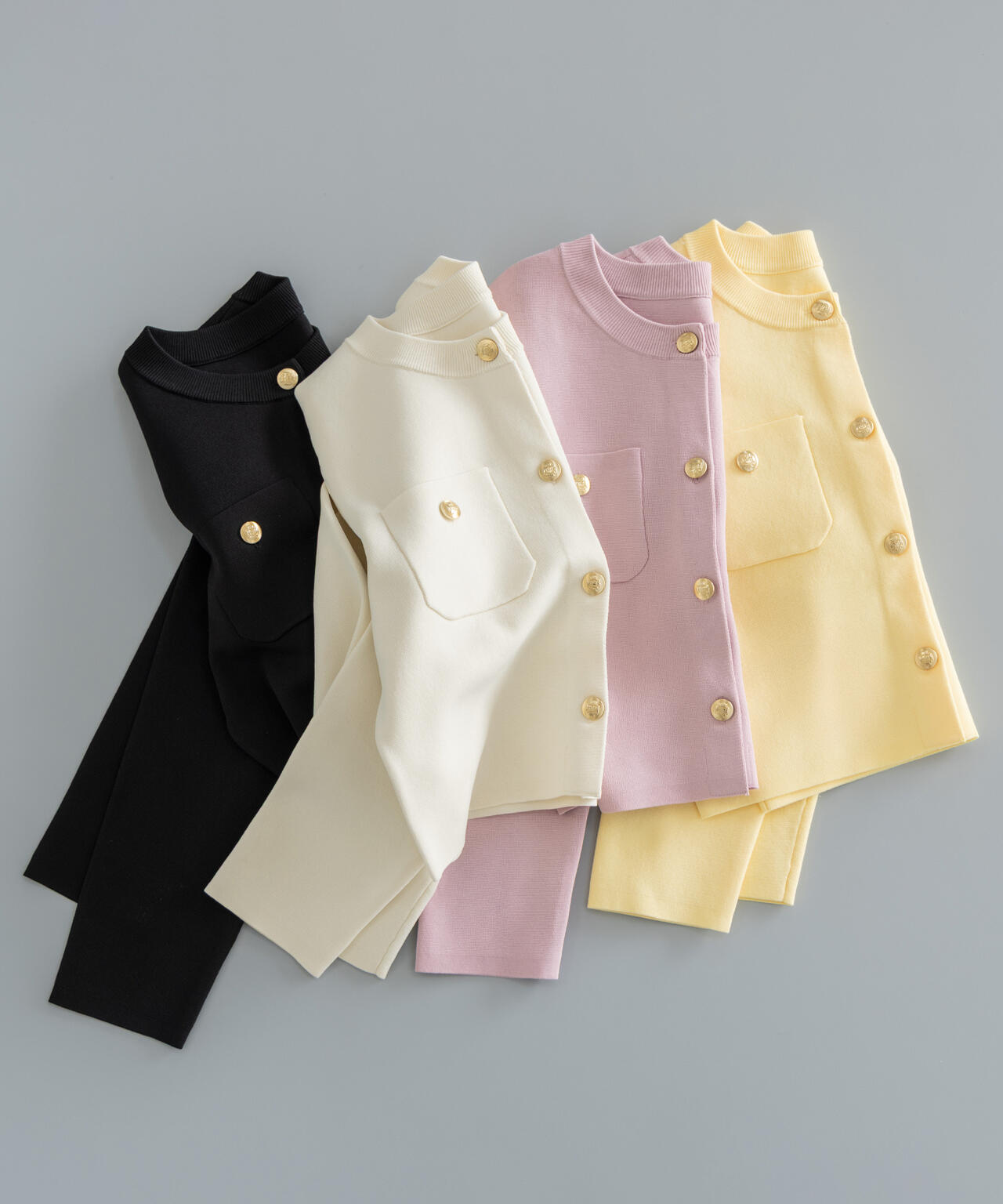 エンブレムボタンニットジャケット