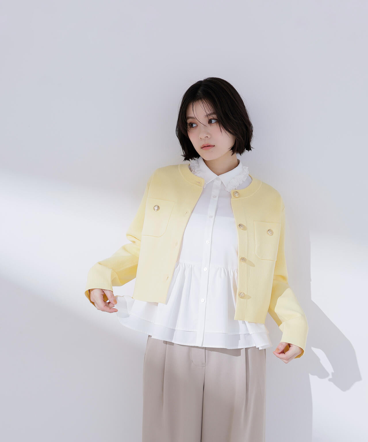 エンブレムボタンニットジャケット