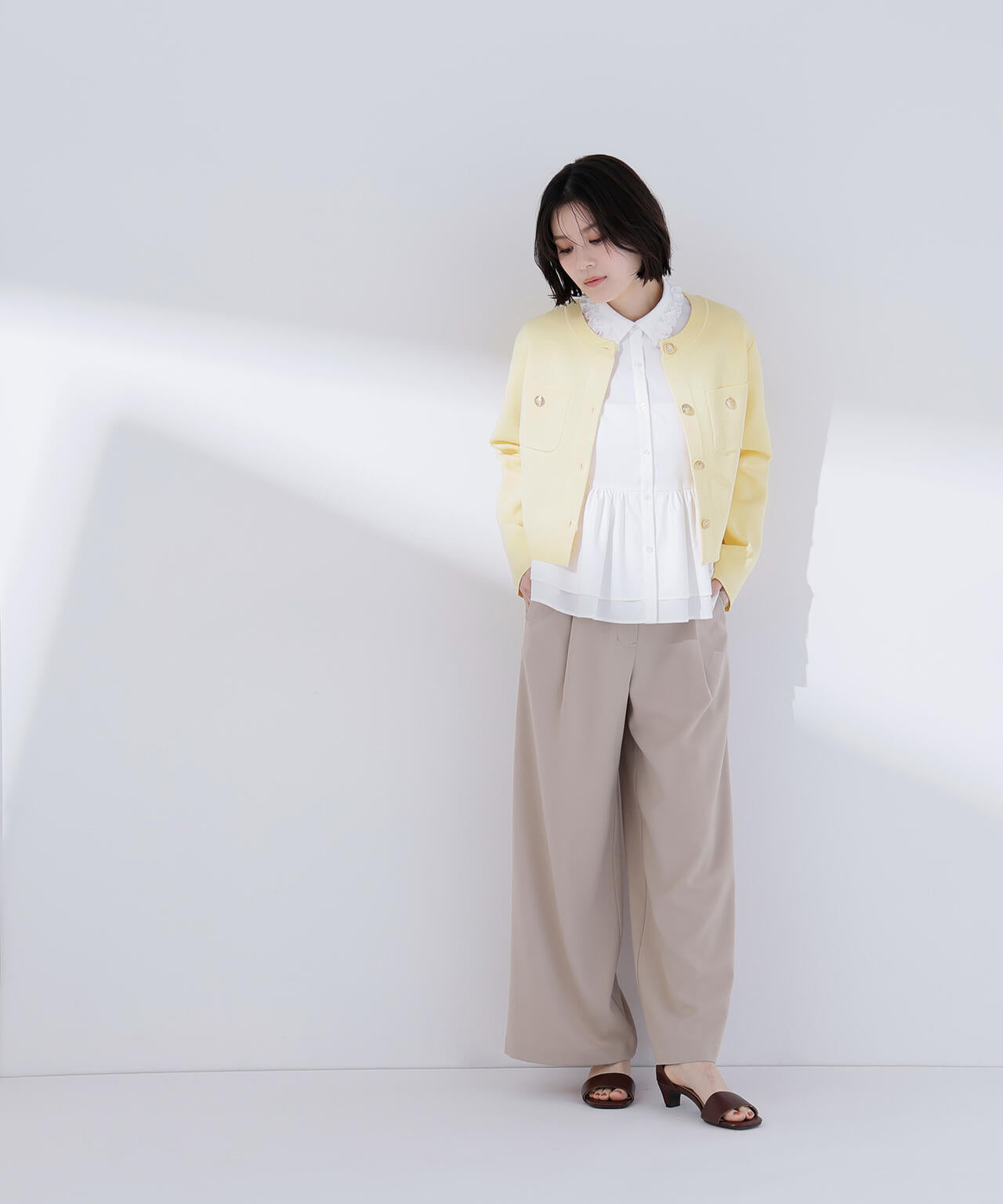 エンブレムボタンニットジャケット